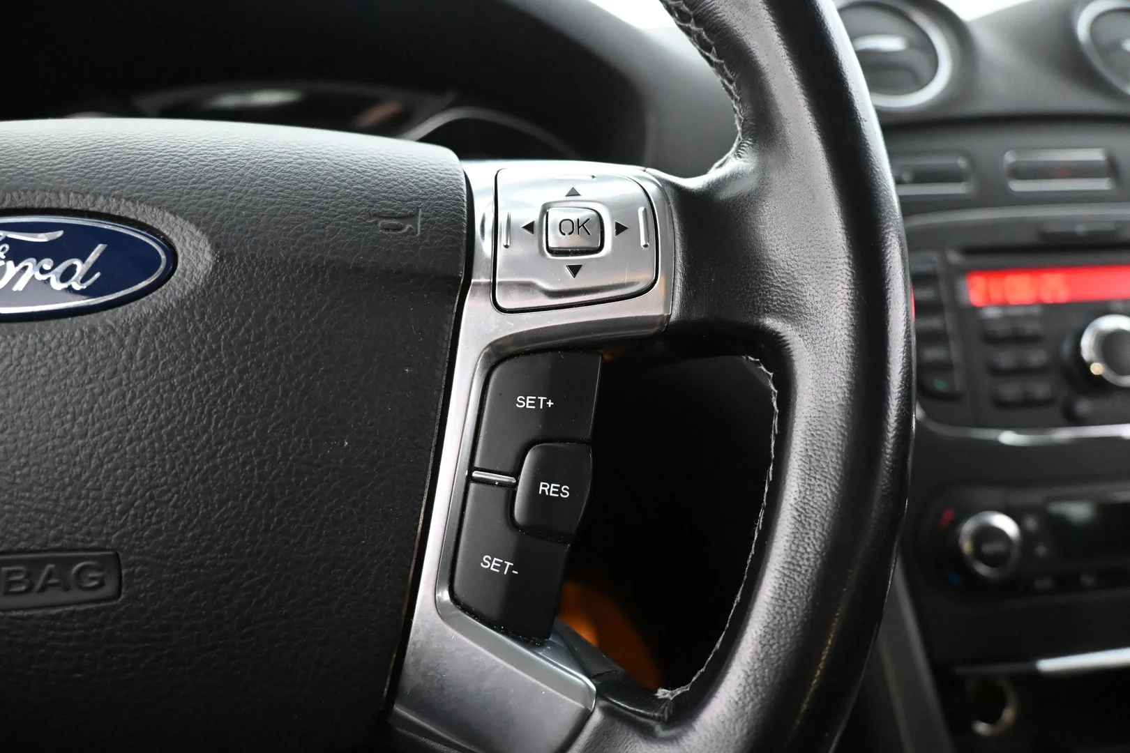 Car Image - 5KNz8YVX6r0tbtXjGzbpJh
