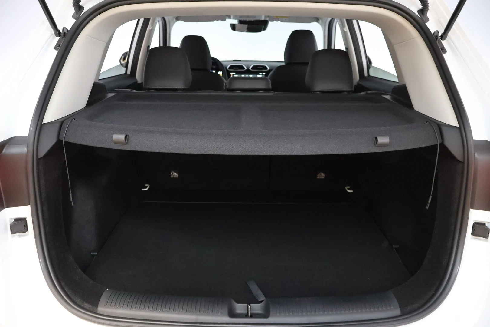 Car Image - 1PxQovXTZQ3vvnSNDeJ1TD