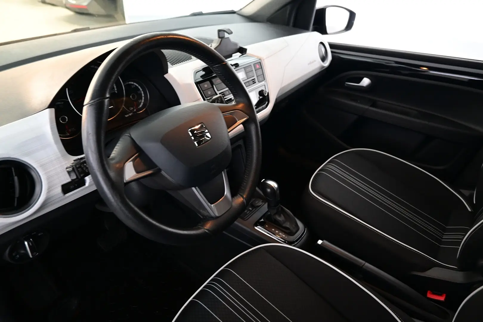 Car Image - 7bIXENLRxrPC9w1sddoVFe