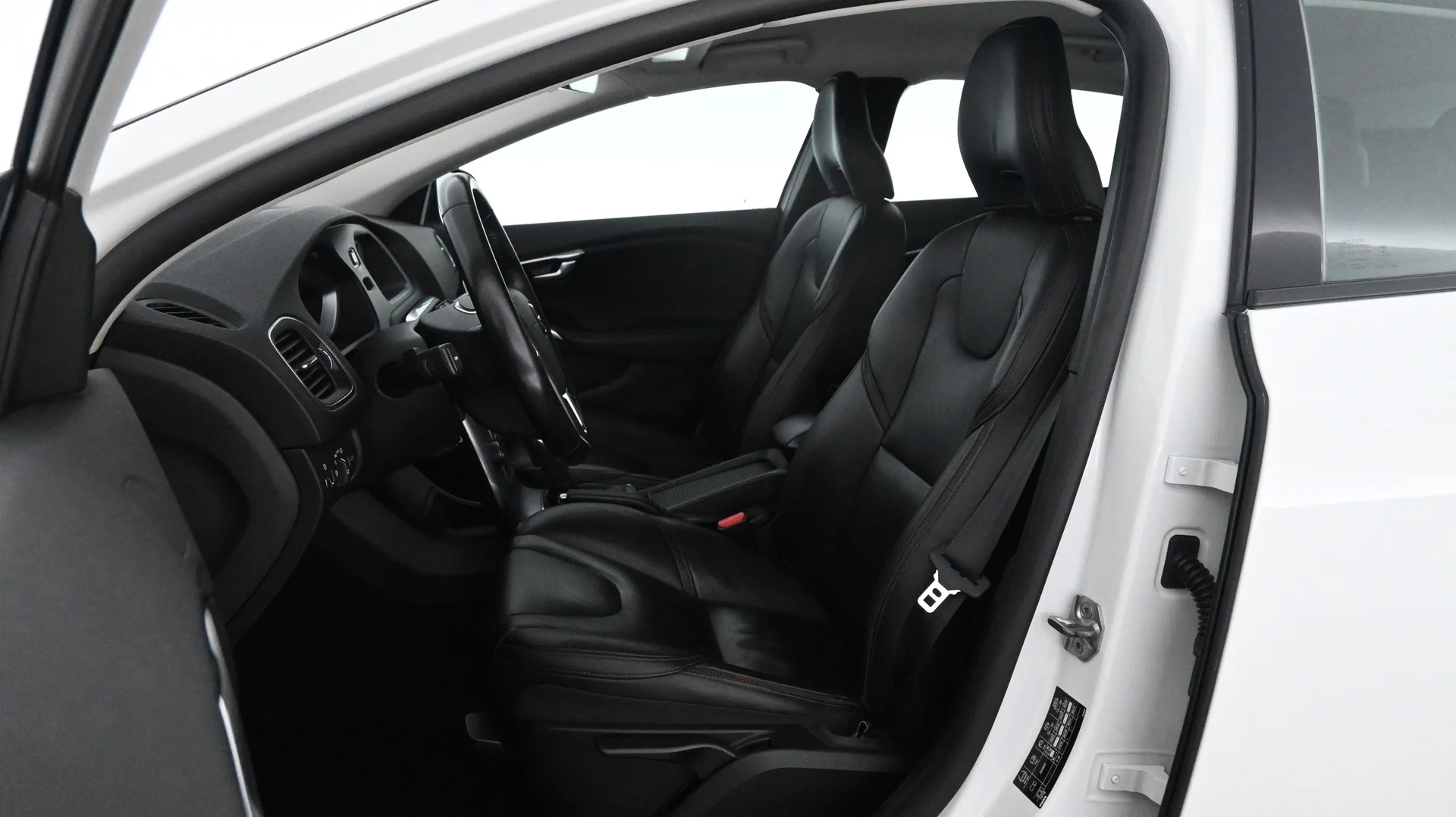 Car Image - 5lCB36d9LNcFjIvUxkXvf7