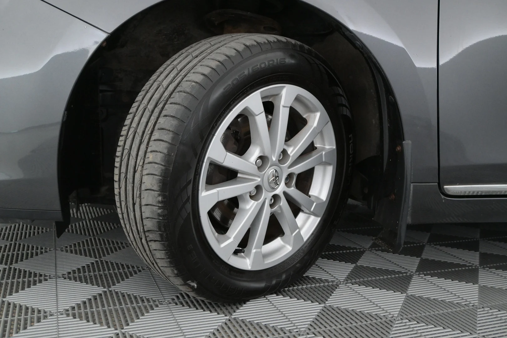 Car Image - 5H48ULj0ni4zwlrObdXPBU