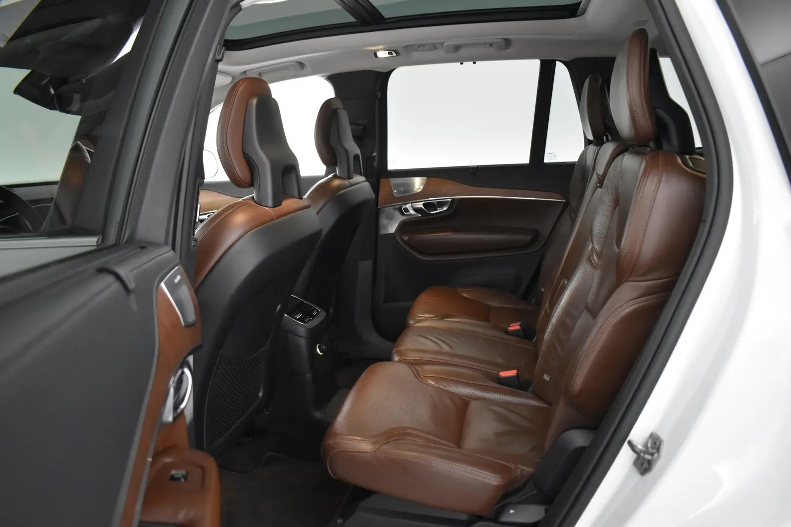 Car Image - 4p6B2A7GLrRgaIVMgB7Muz