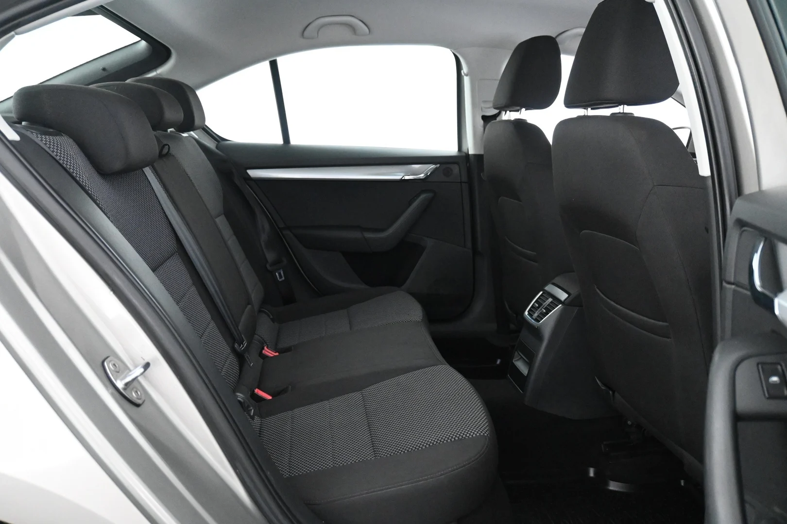 Car Image - 6yMxWjX03Laa2pMuPRhQwv