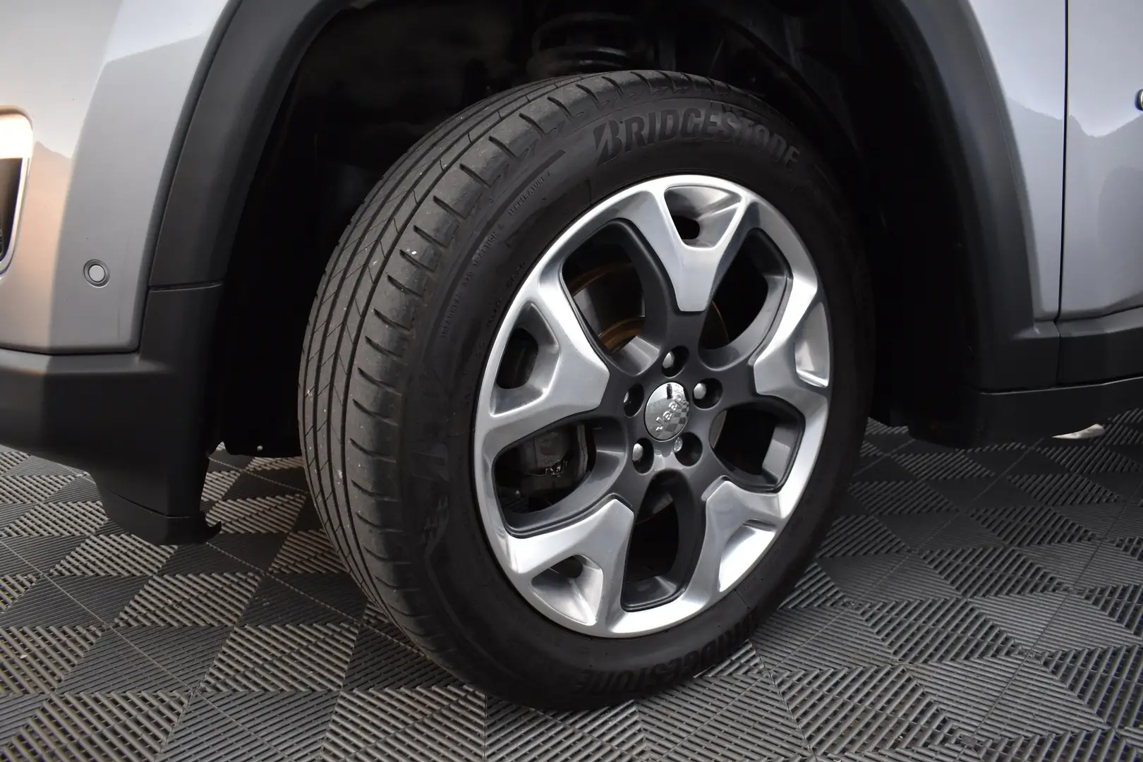 Car Image - 7kS6aF3LT4RlimUHk90vuY