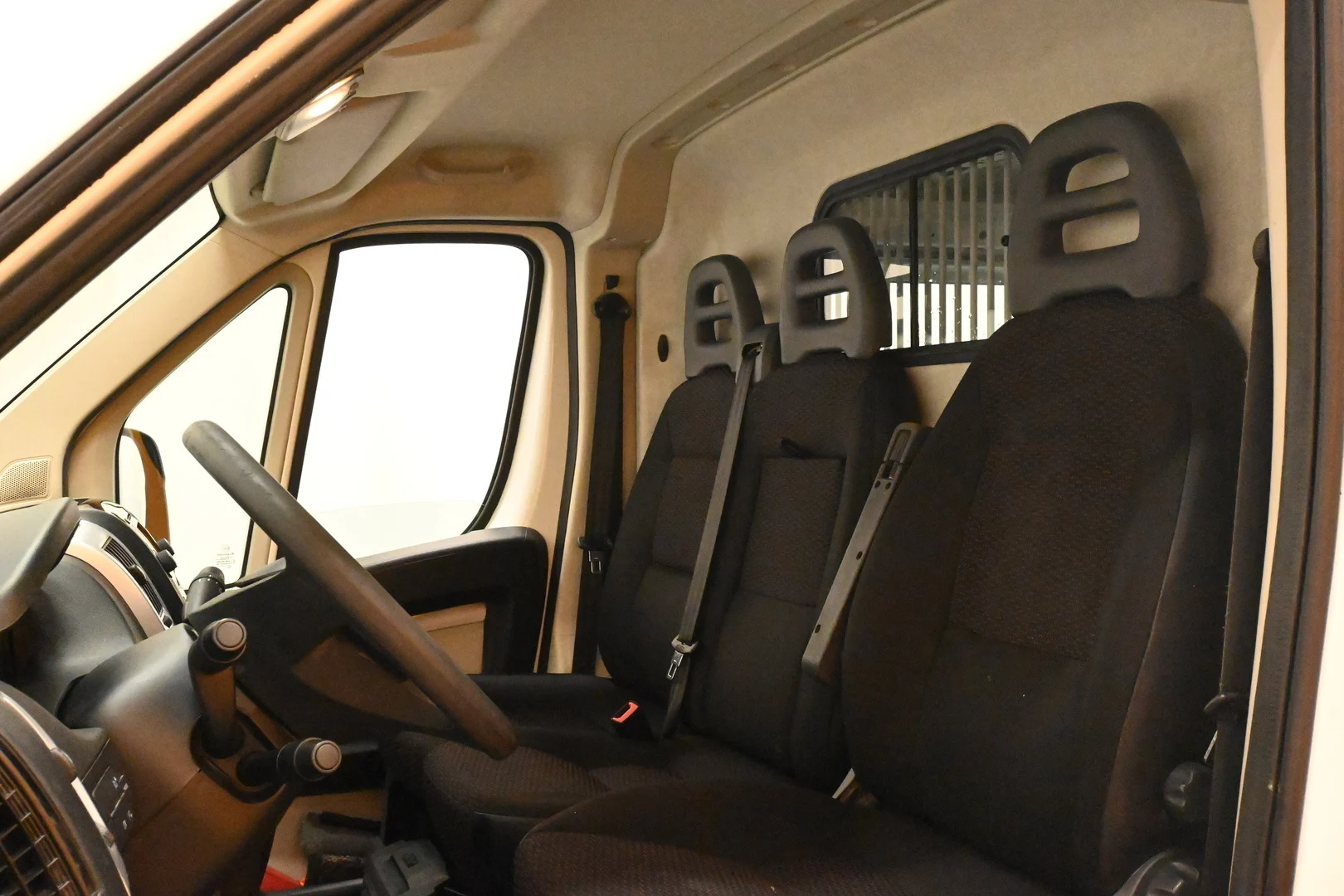 Car Image - r70oq0DdFb3lXrDsV44un