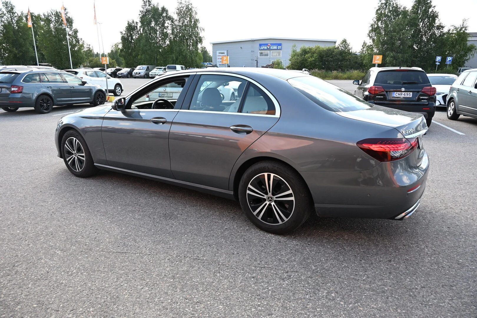 Car Image - qBbLFdbz9InBszjdJl3Ja