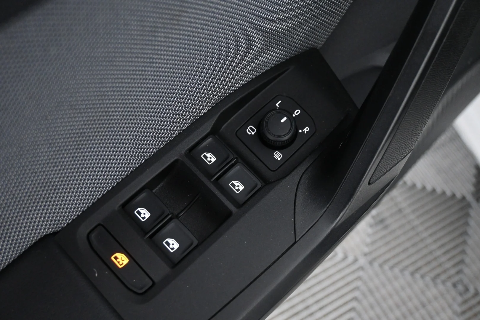 Car Image - 6BpD9nHUfbxQisxqGgGECV