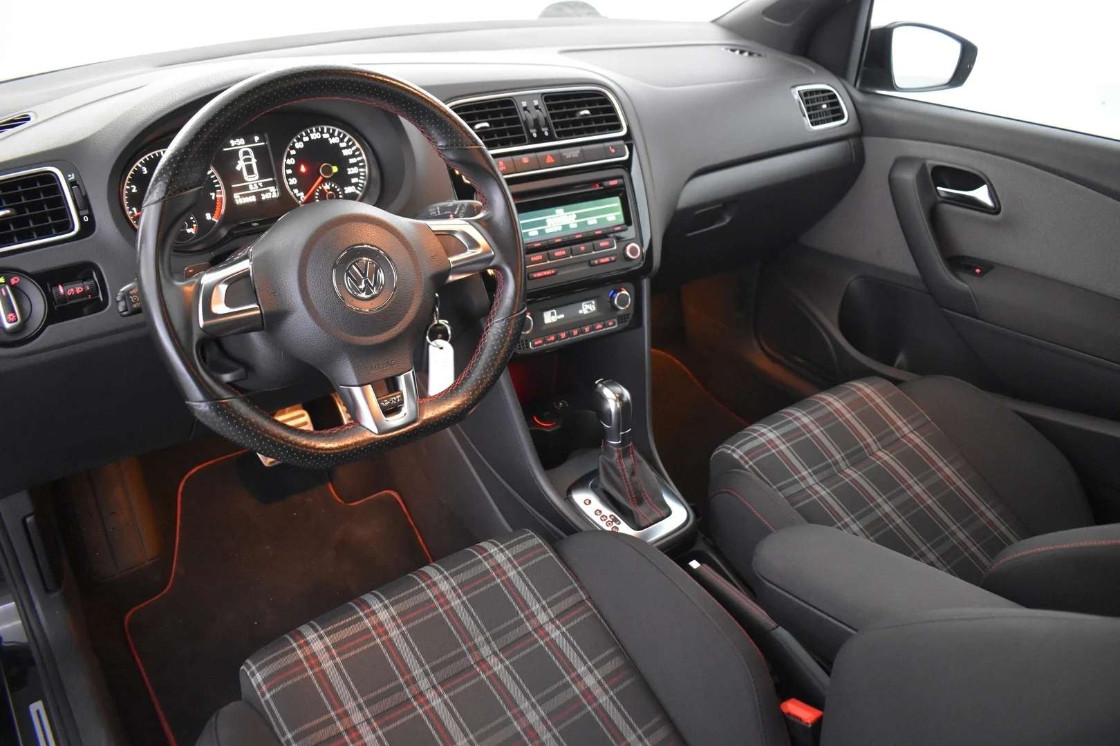 Car Image - 2mSBSBWRvTAjSMesOHEhc5