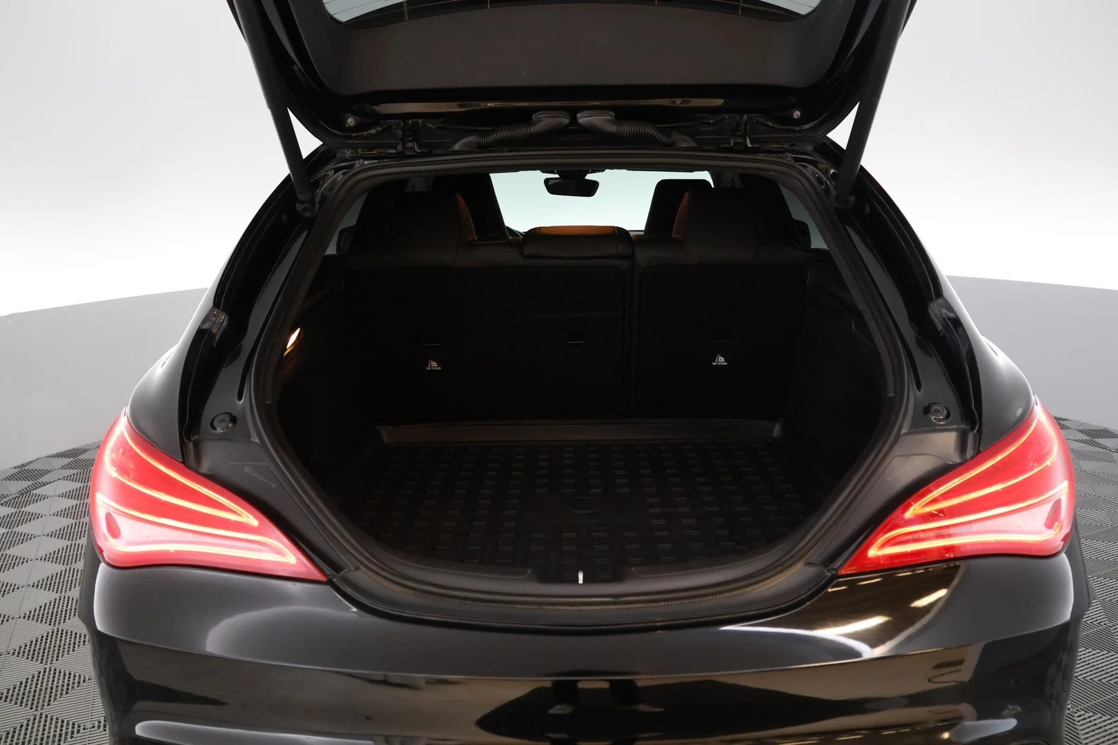 Car Image - W919zS8GT9S4TUlCk6U7i