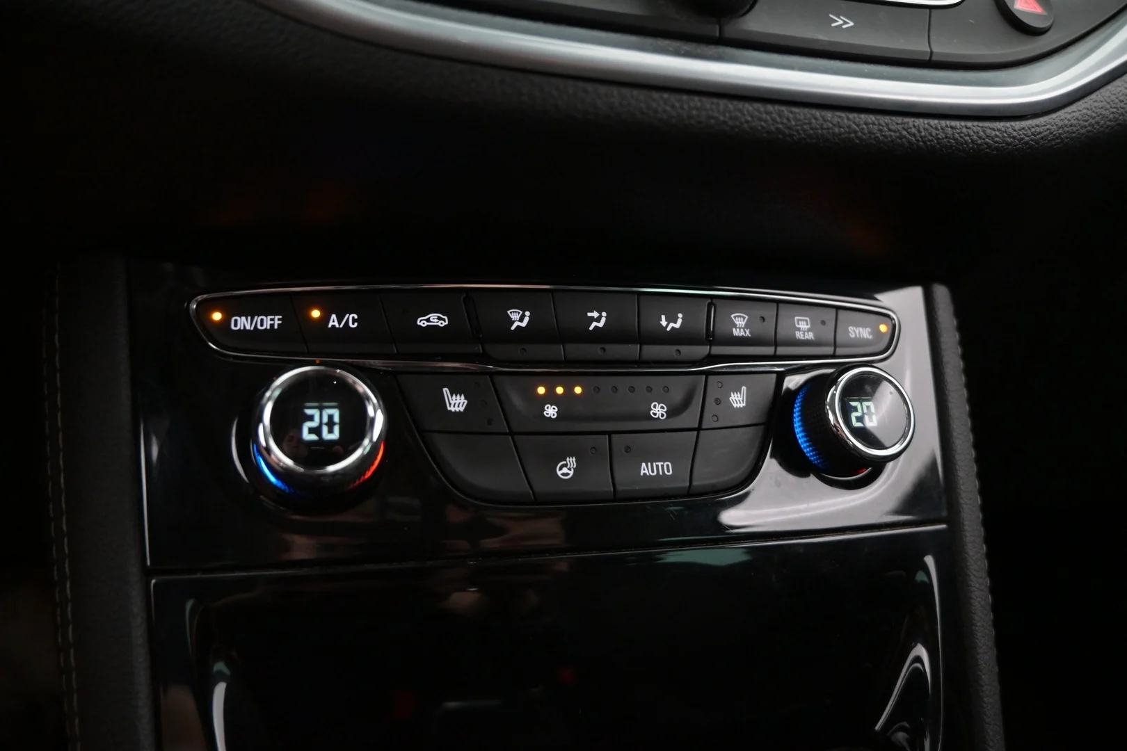 Car Image - rWY4bQcUAwrS8ythy5s2q