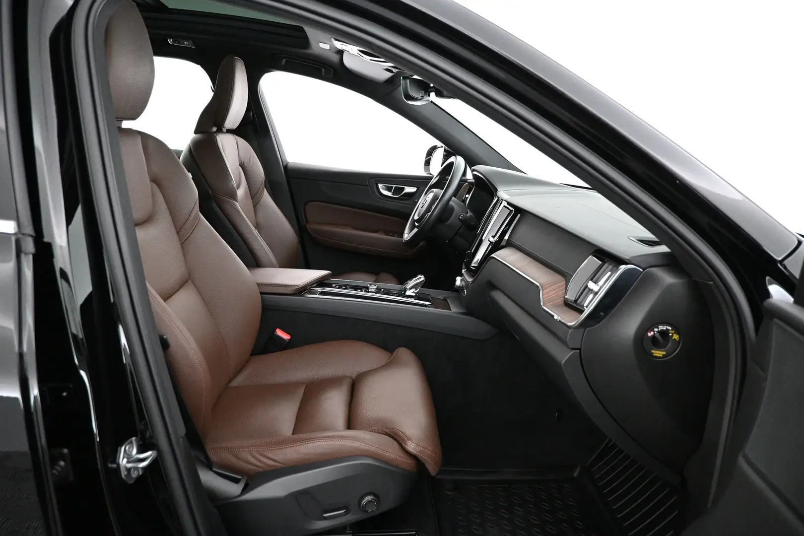 Car Image - 1MlQn8DsFCXD1x4hMzlZZk
