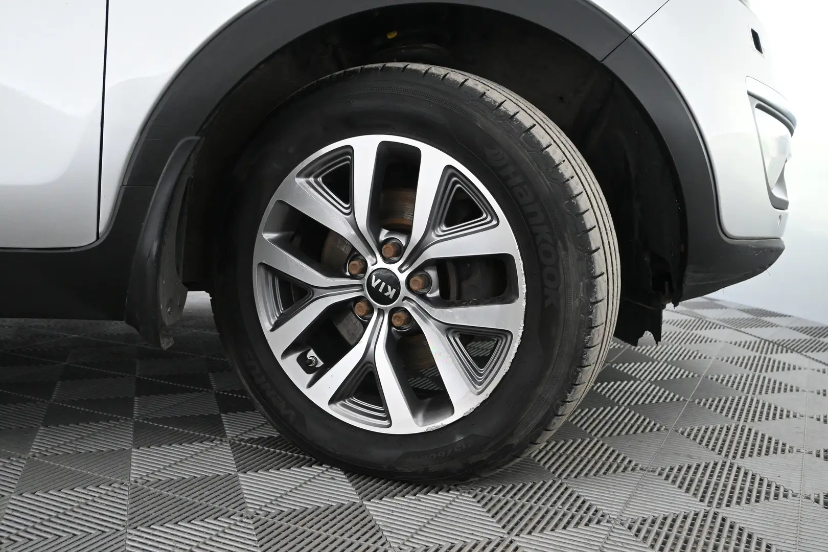 Car Image - 5neEArSanQoViVBsj59v0Q