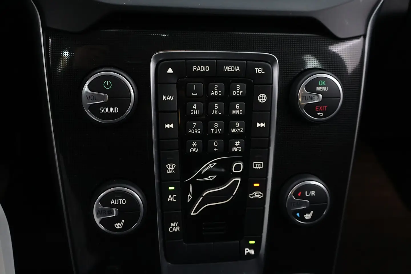 Car Image - 1nRw2r5FBTmiQQGpaHdzPR