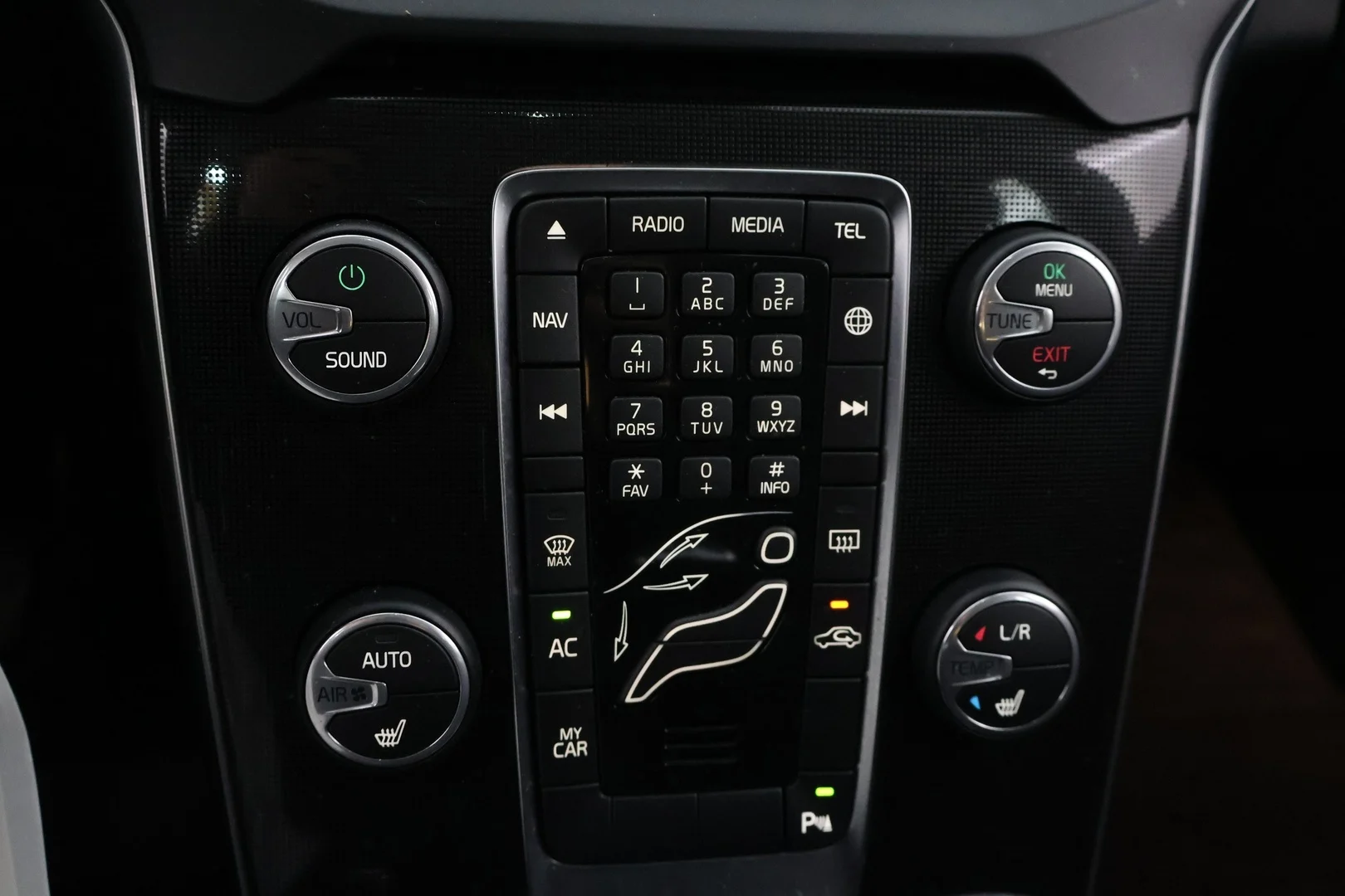 Car Image - 1nRw2r5FBTmiQQGpaHdzPR