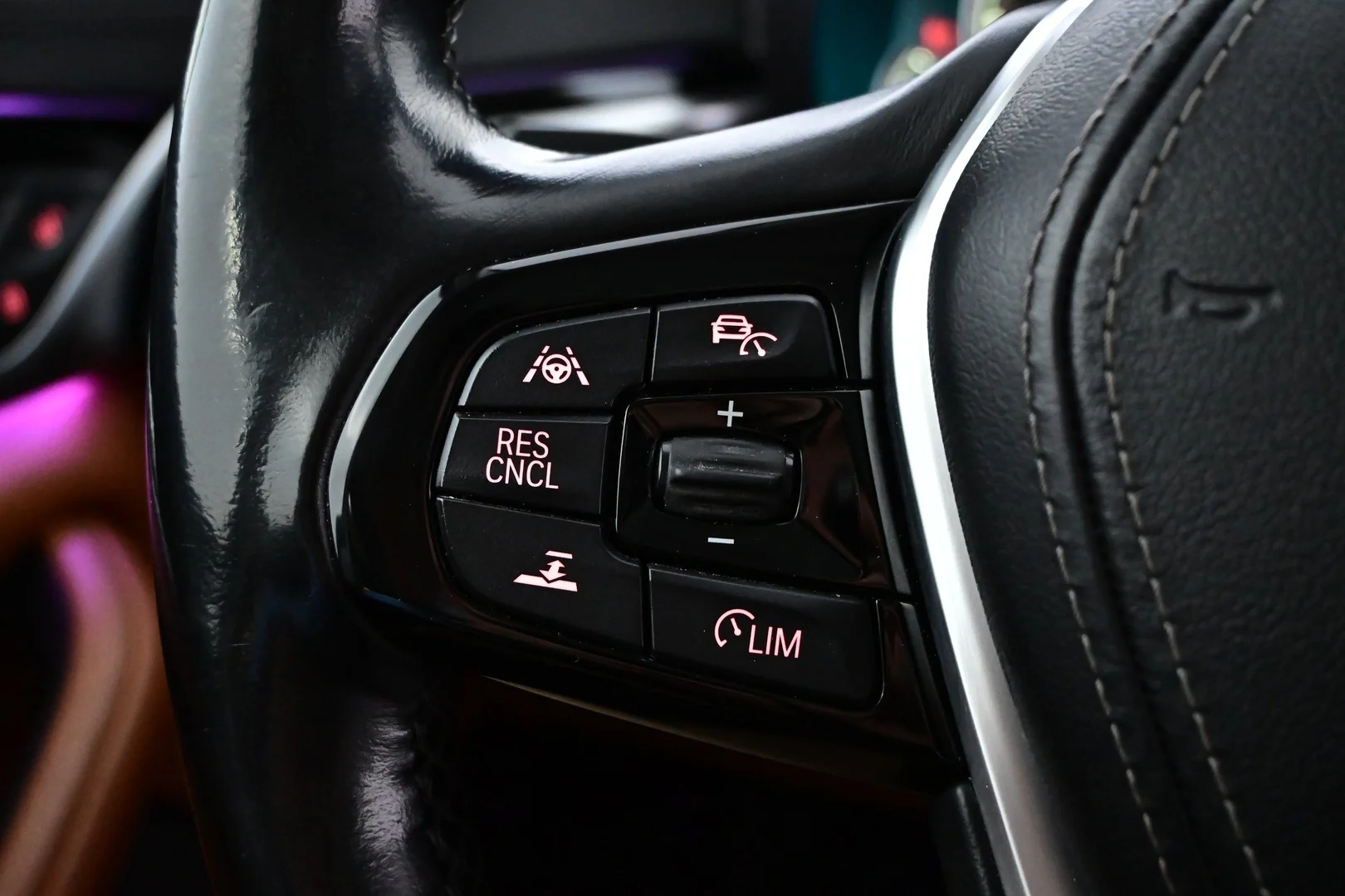 Car Image - 211a8E1UZnZw9jKzqC2p2h