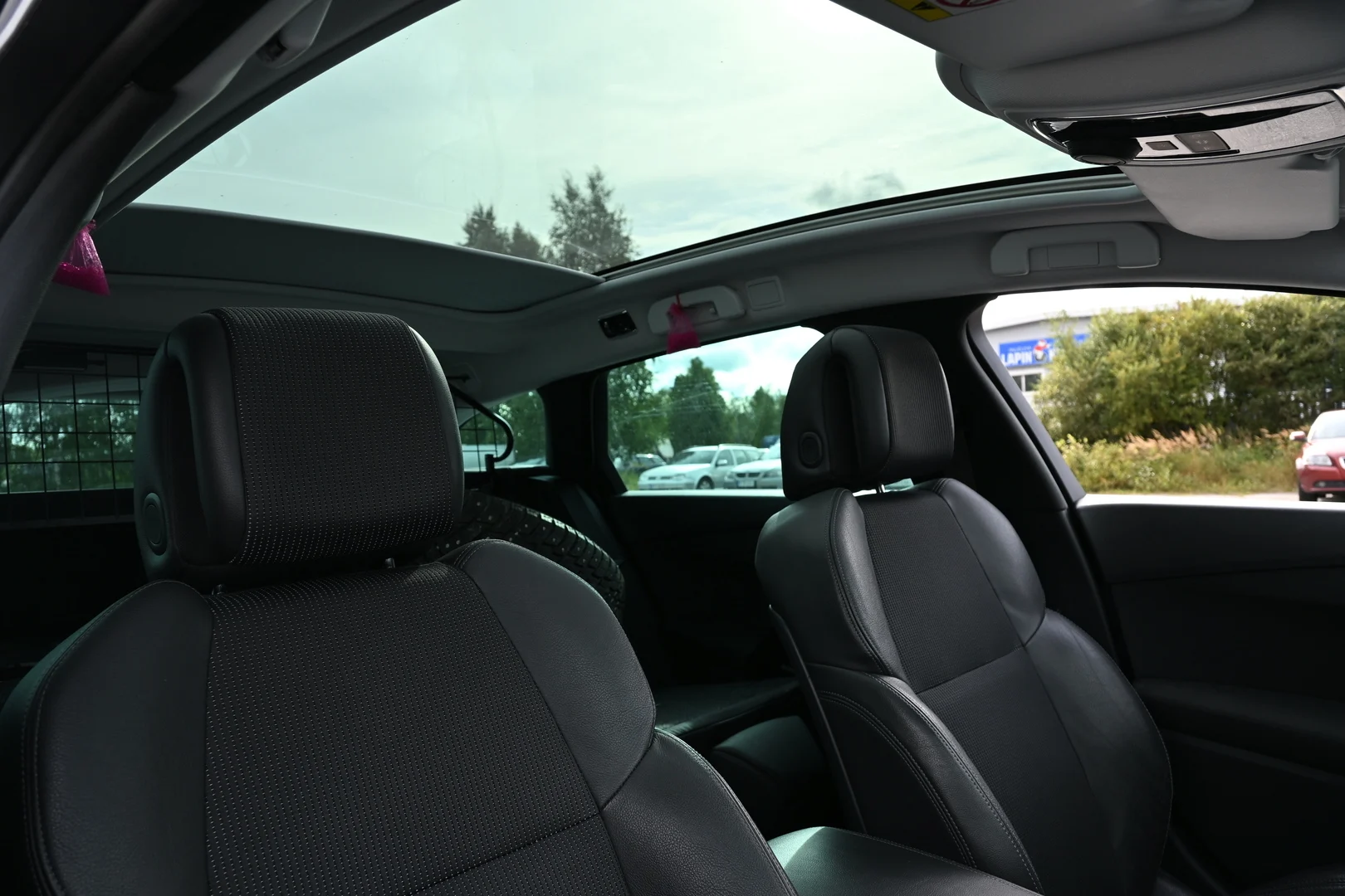 Car Image - 3gz1QEekTTh107A3EYpUco