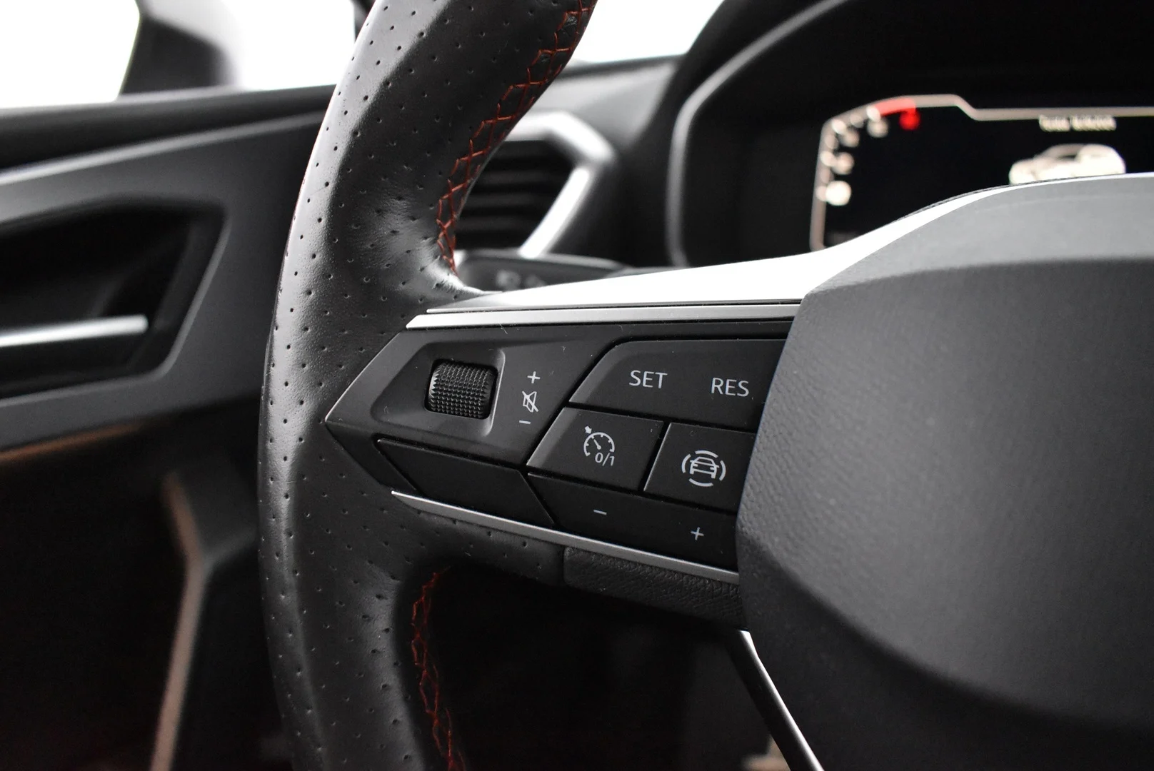 Car Image - 1D0QEKc0pNRGWK3q04SQkr