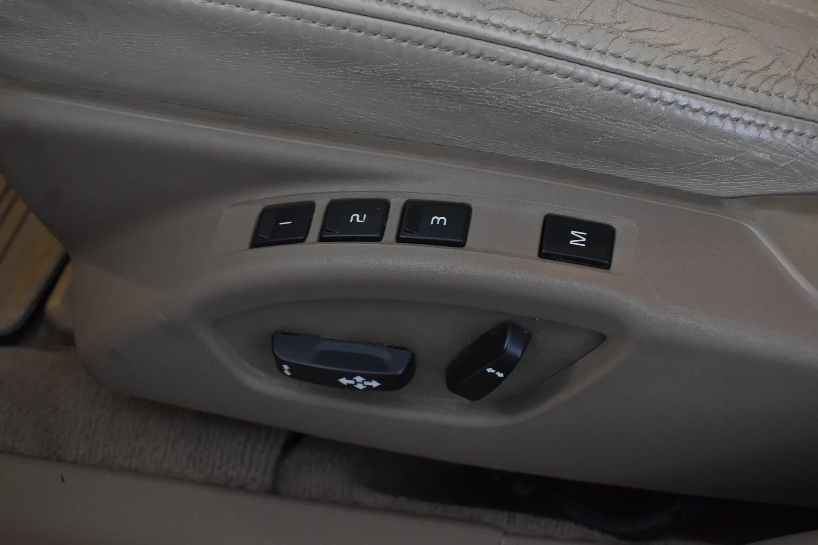 Car Image - 5pNZ59NB3hDmjcU8oR4G0p