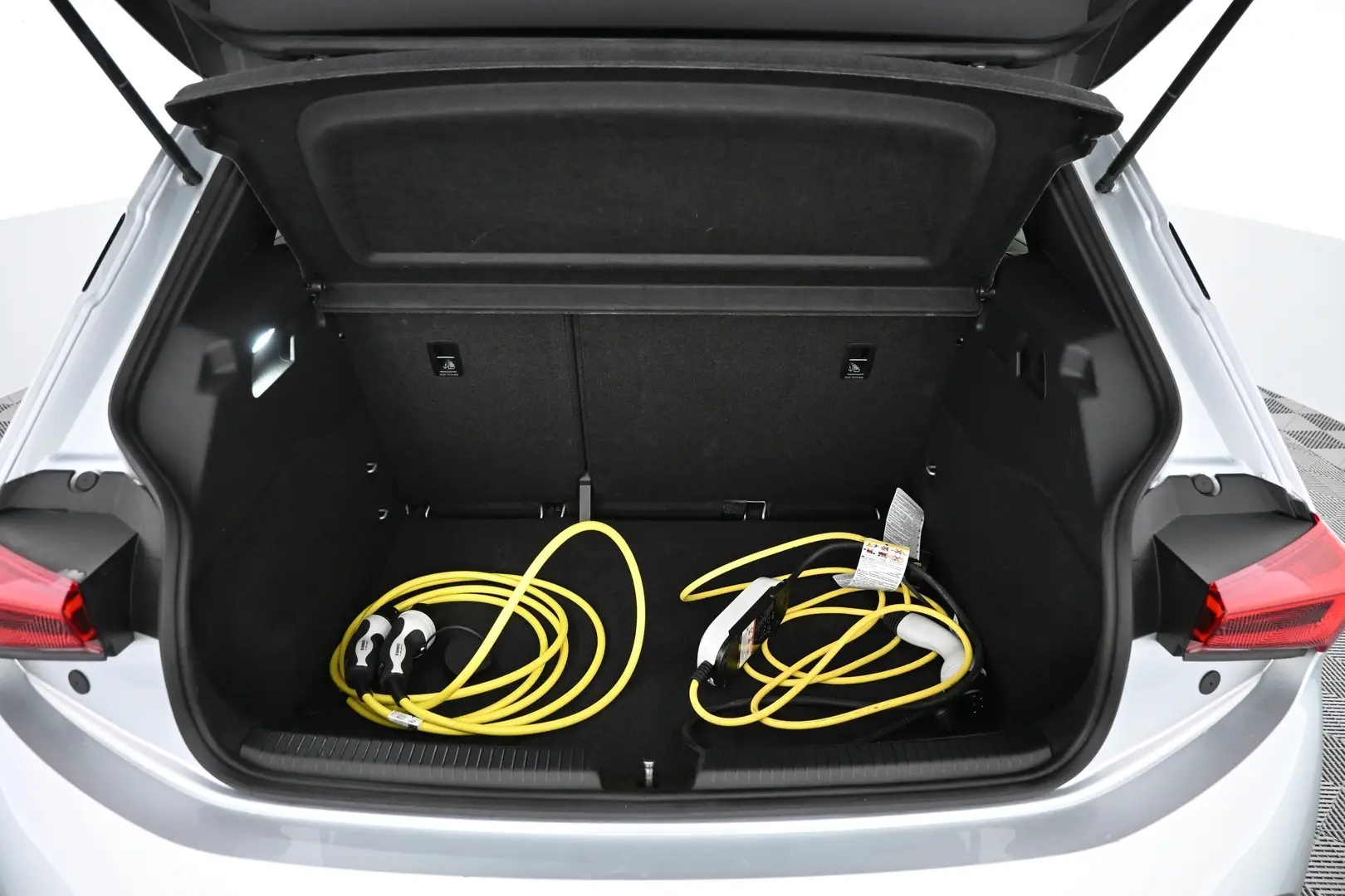 Car Image - 3uQ8qeYdi4fuCfgdMPDYy2