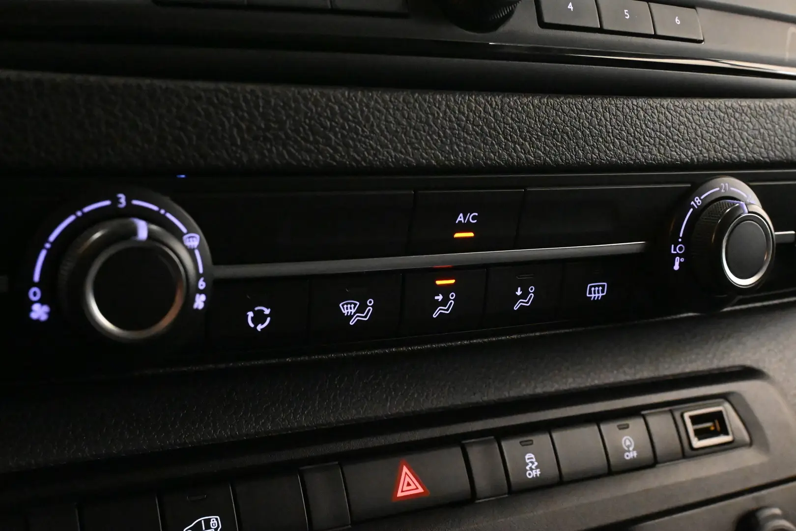 Car Image - 2M320KGY0gGgsQMGsGggDk