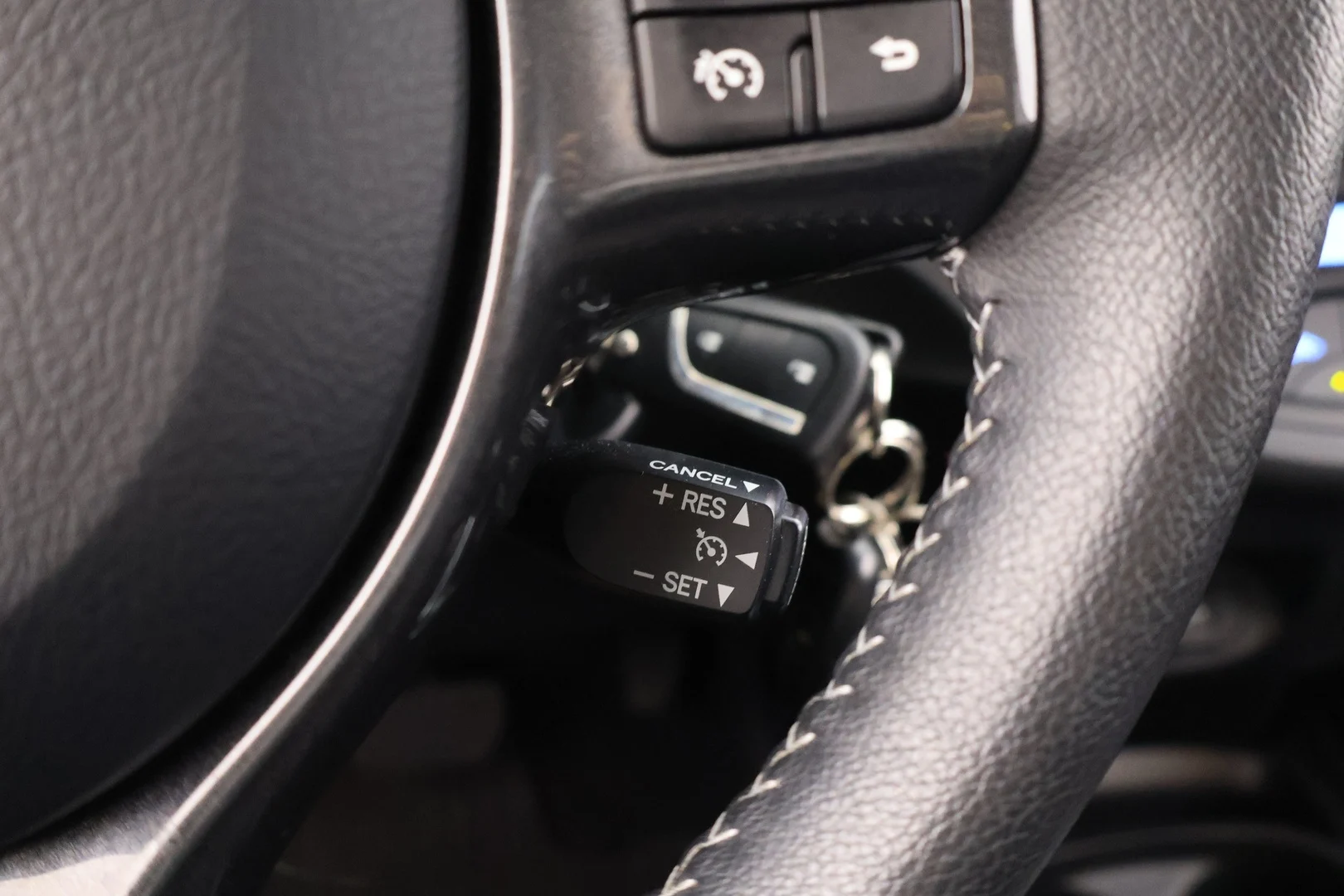 Car Image - 1FVcUnLmlvrwfTcT0AwLPe