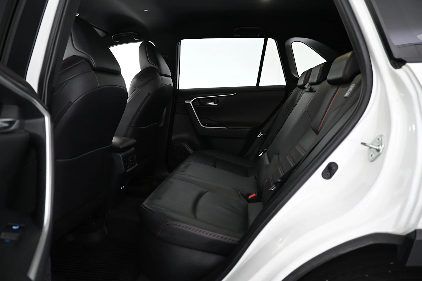 Car Image - 74kKTFLtHRIhUYNc0r9iyT