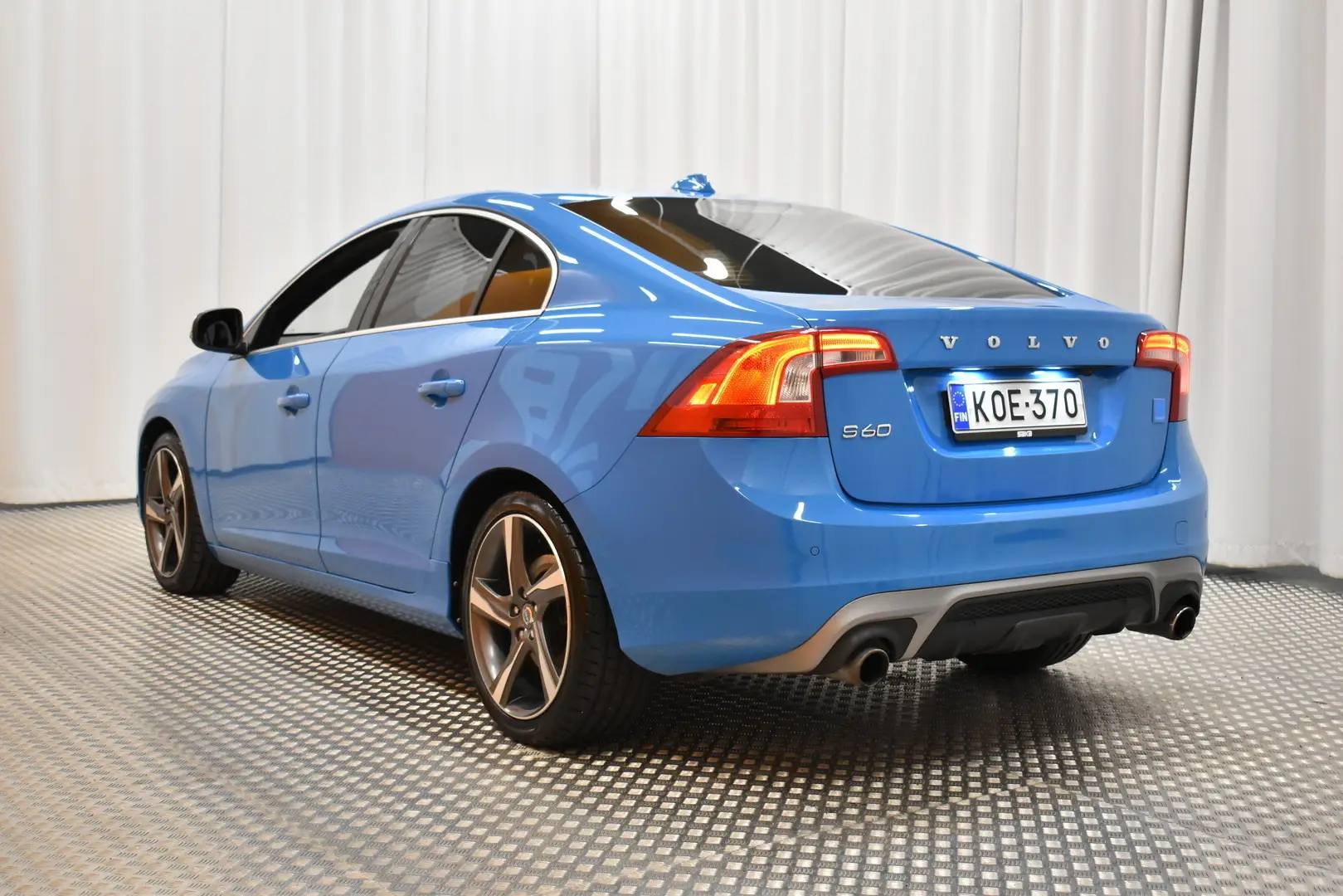 Car Image - 1FXBA6komp0abiQGJRGC3i