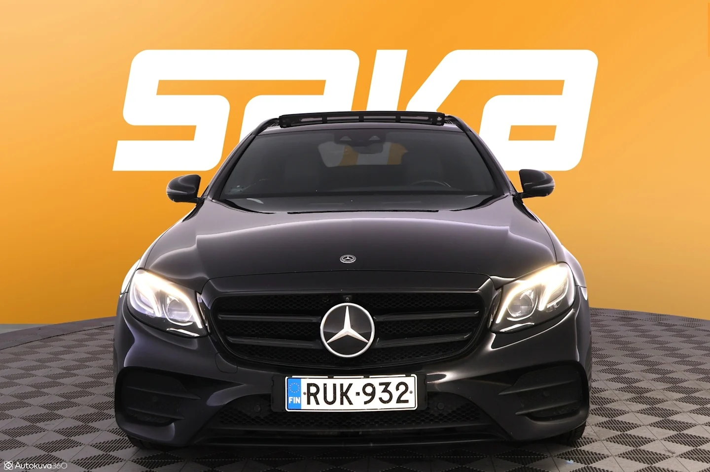 Car Image - 2F7RcurpM45RCFkMB1XRli
