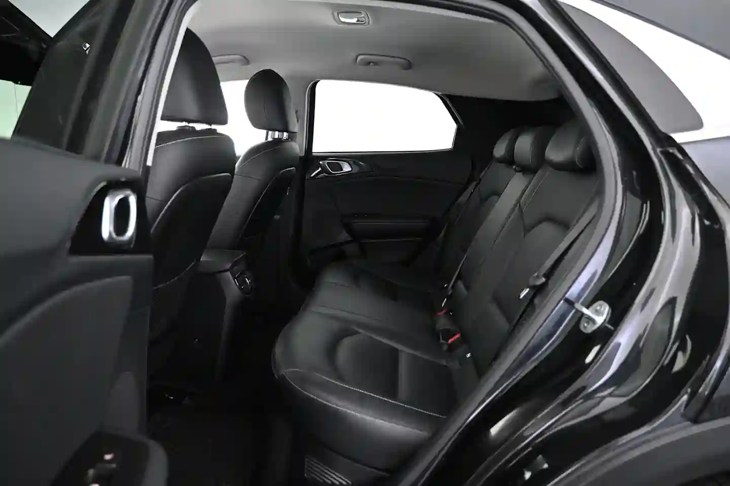 Car Image - 1Ip6NlMuVcgY8VkT6X66us