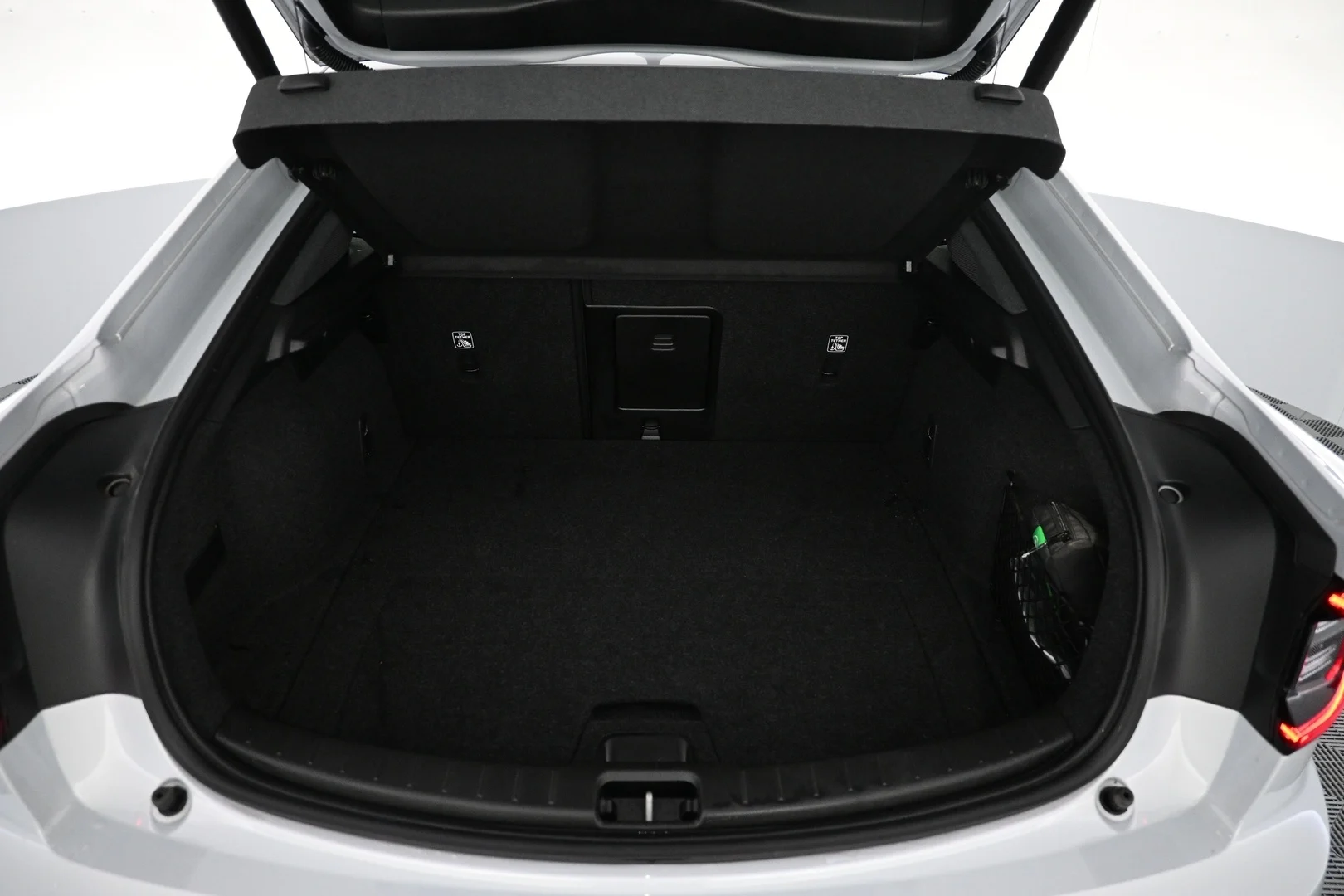Car Image - 7EgwBAFxVJ9xE2d1CuHF4b