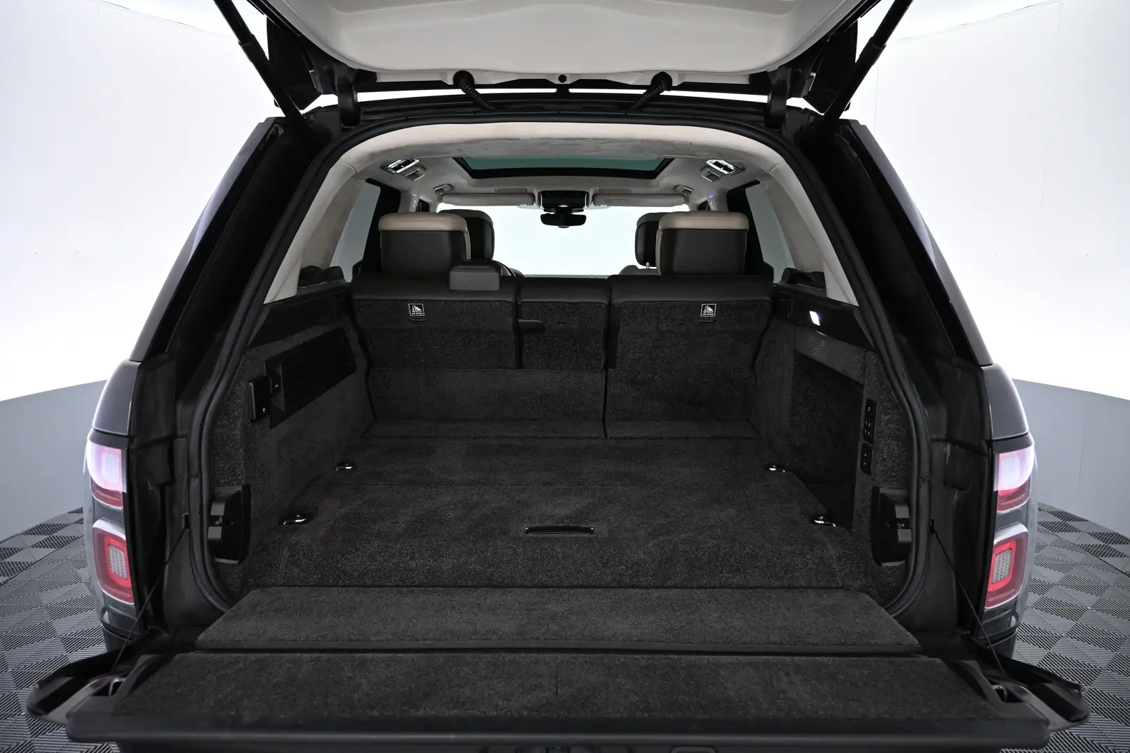 Car Image - 5oDZkzPDgvzJmM8jafxfGS