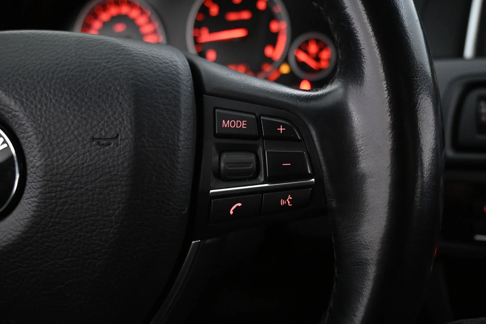 Car Image - 53mm3YxiO2YJuxRFDCdBo0