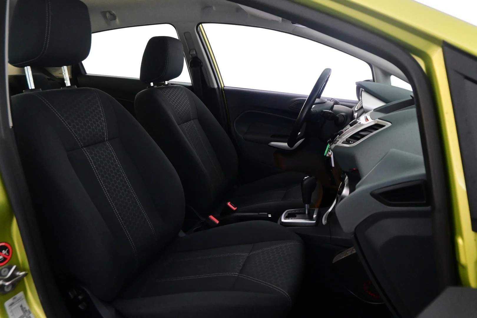Car Image - 79Ezo0RwwGk69SOwyM8vBW