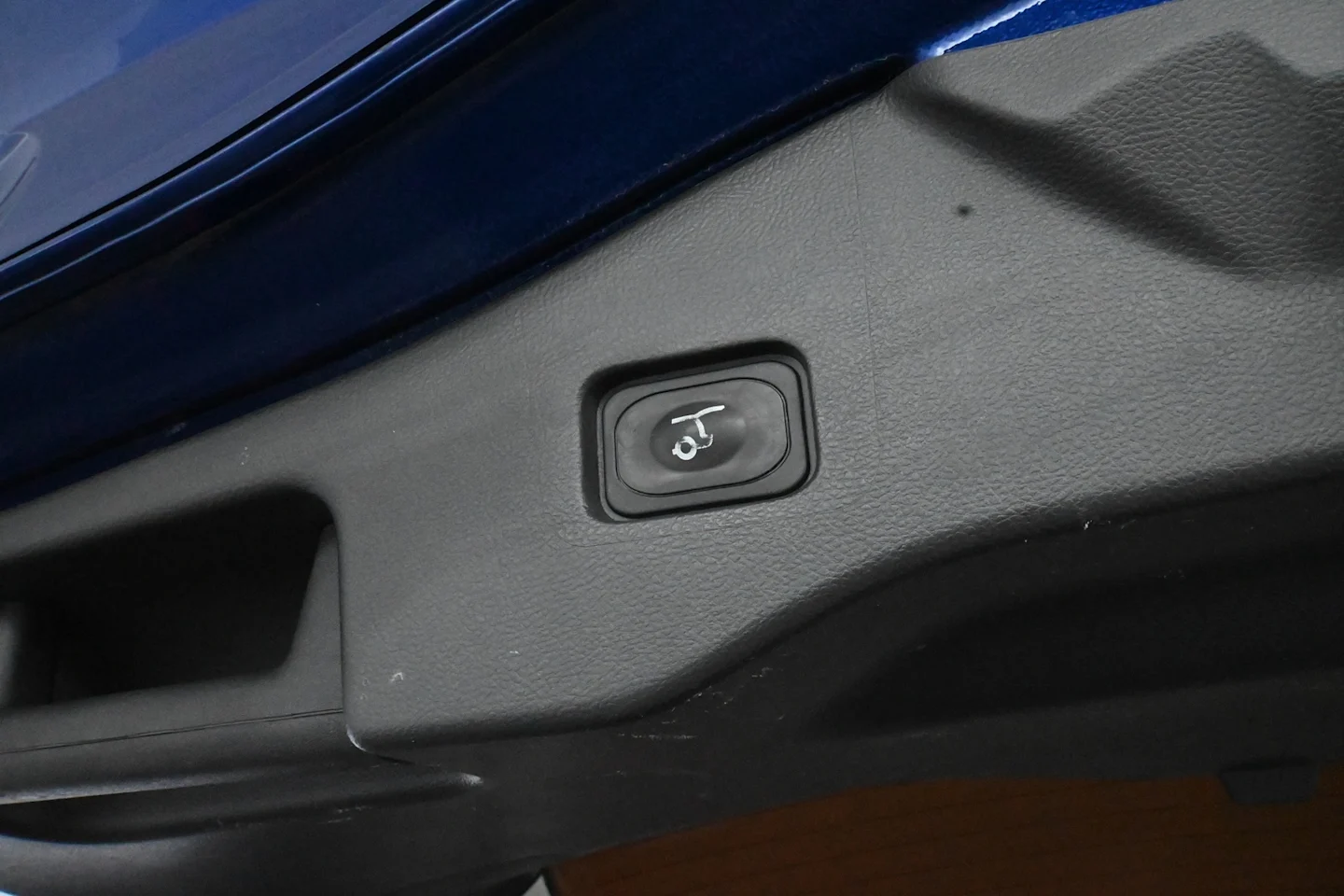 Car Image - 3jDGlIMdpDkrTbEtmeVbiS