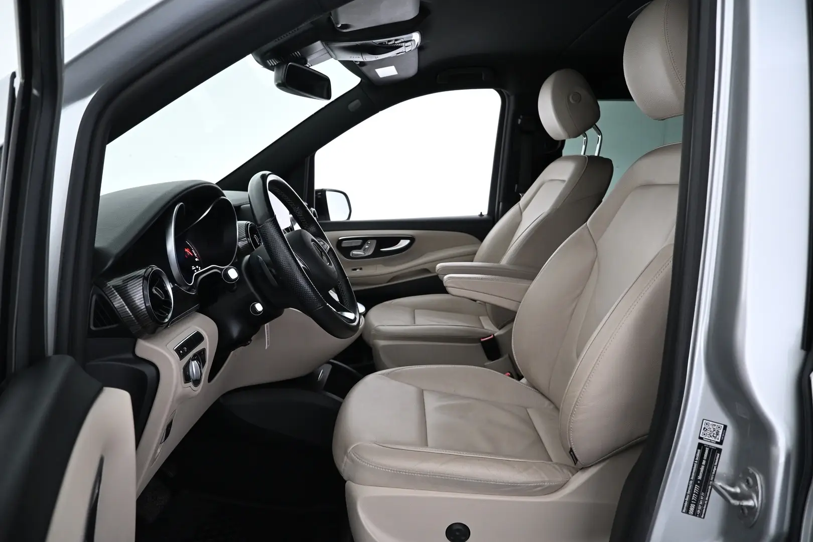 Car Image - 23fm6KtyYLUp9GmmLG37lx