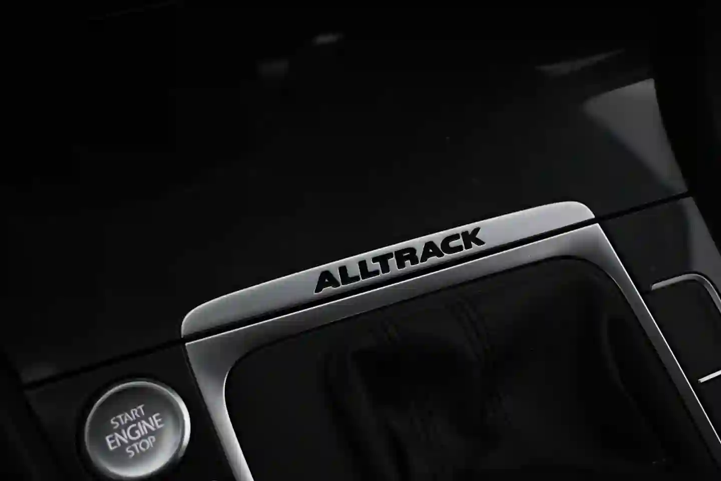 Car Image - 2S6X8MfyvurvvN472OWNHt