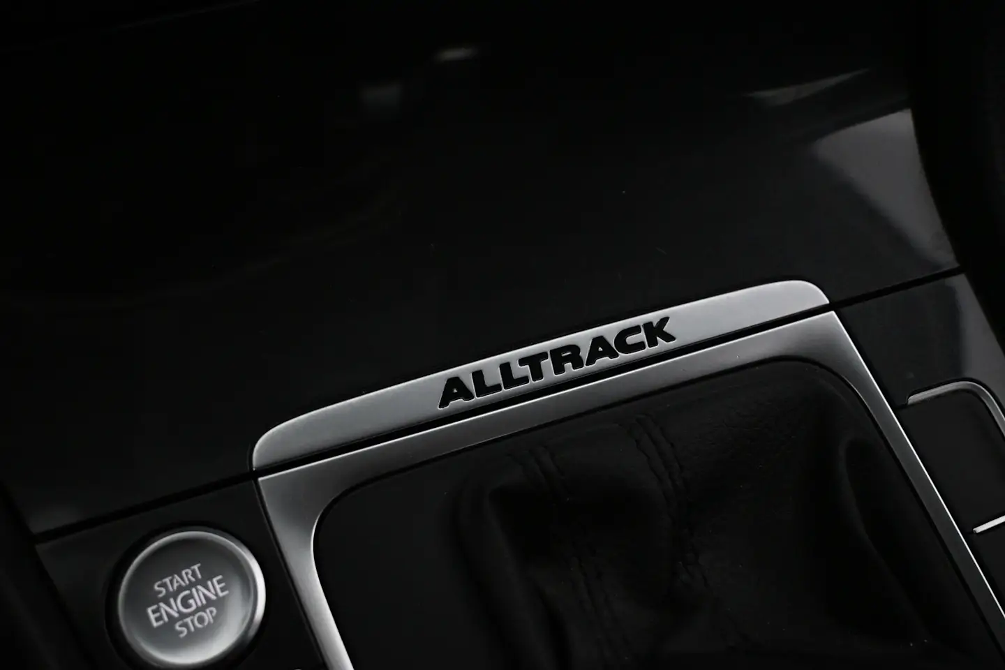 Car Image - 2S6X8MfyvurvvN472OWNHt