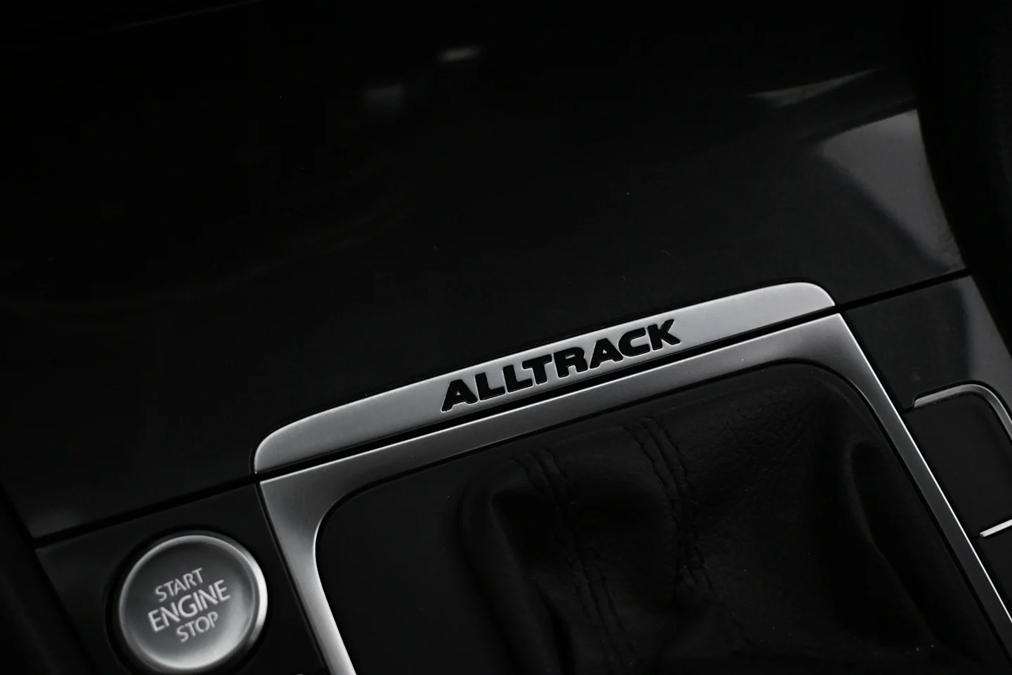 Car Image - 2S6X8MfyvurvvN472OWNHt