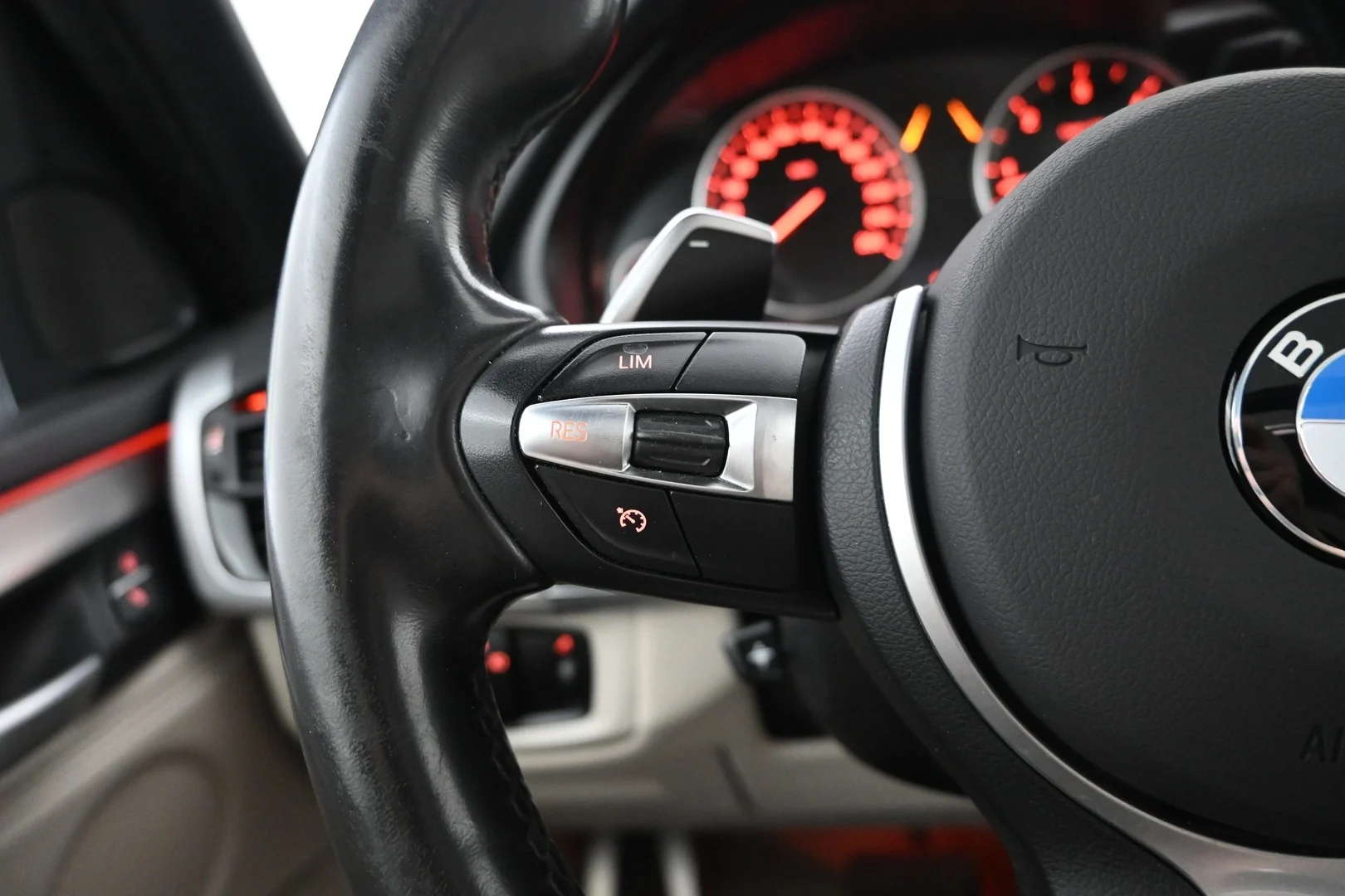 Car Image - 4cuB1QG3fuAqQtSdodooB0