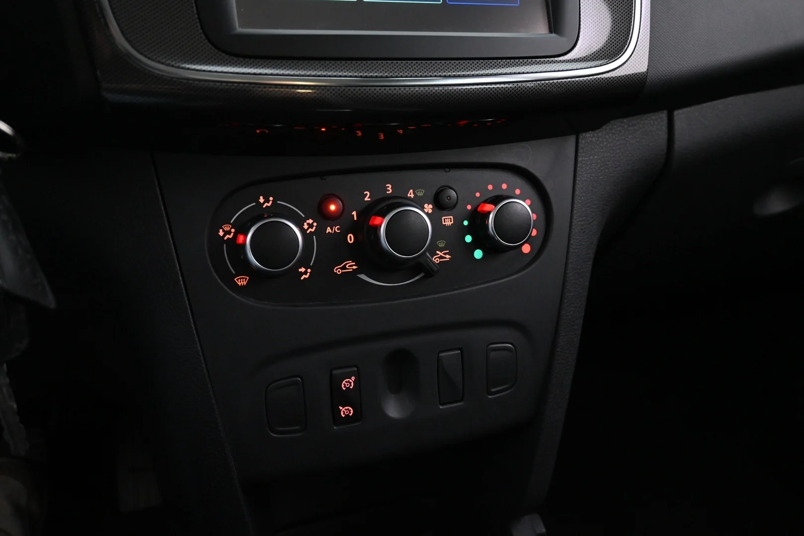 Car Image - 29OBvRnkq38cePweFry3Zx