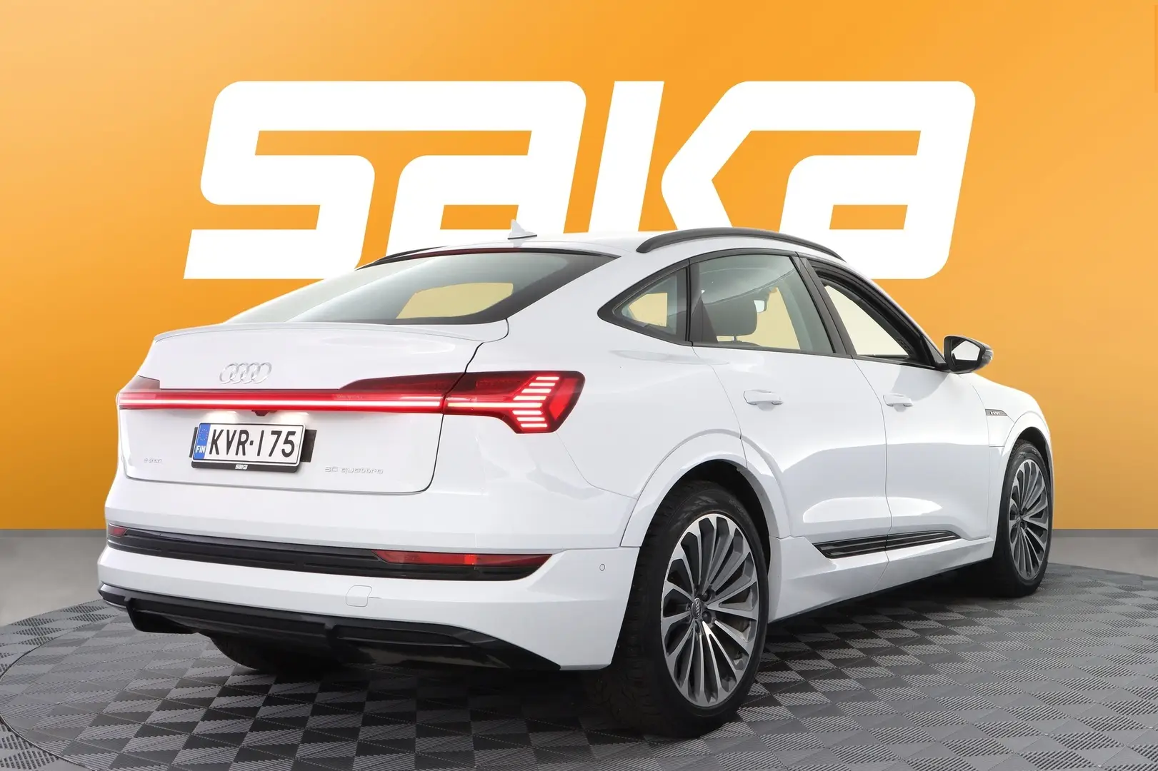Car Image - 6llDr0O4cYsOYegXKb1o3O