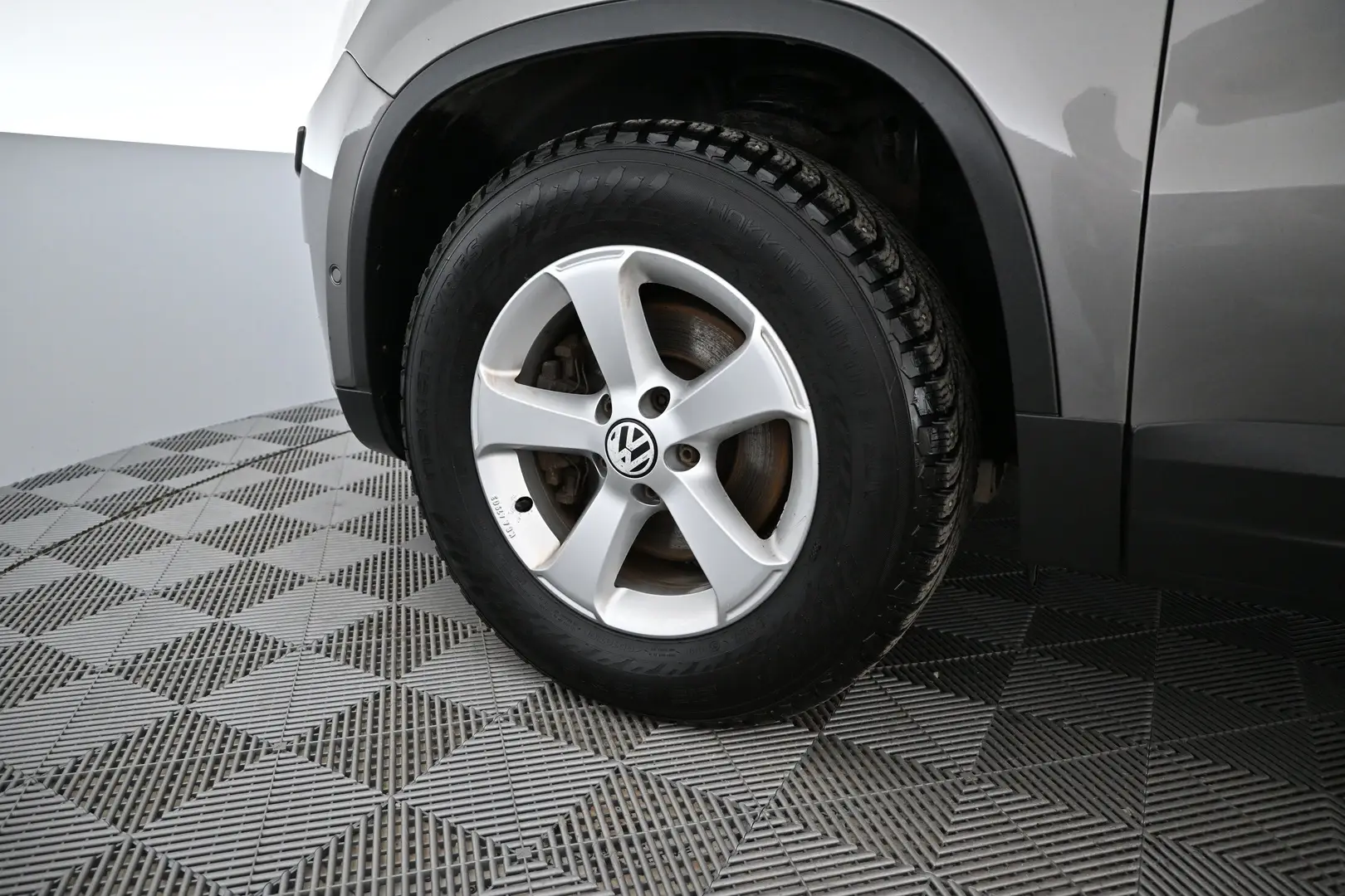 Car Image - 4KEKr0xuxUIpmBJrGd71ip