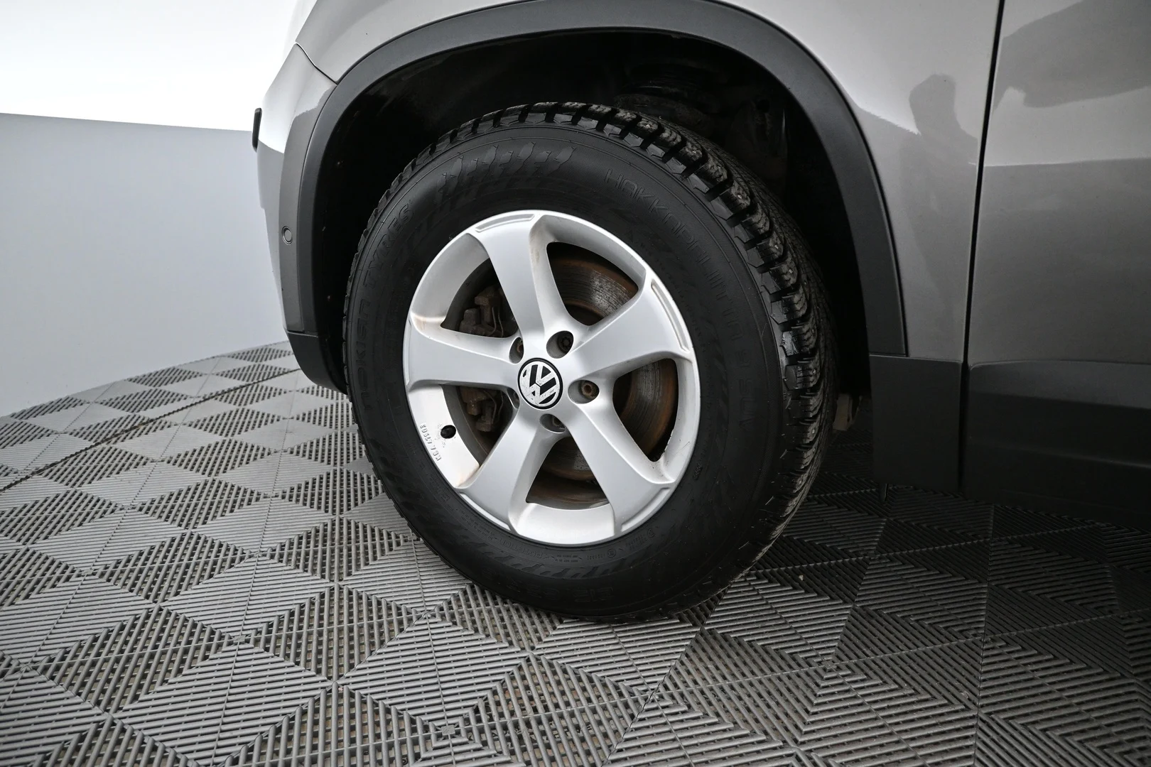 Car Image - 4KEKr0xuxUIpmBJrGd71ip
