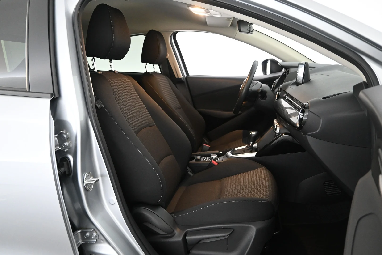 Car Image - 7mnJHwteUXK0dcLvJbLCRu