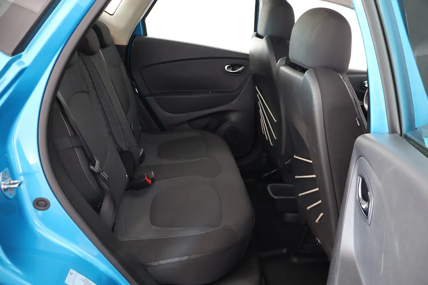 Car Image - 1vskVX4mOLvuYUTHyLaGrK