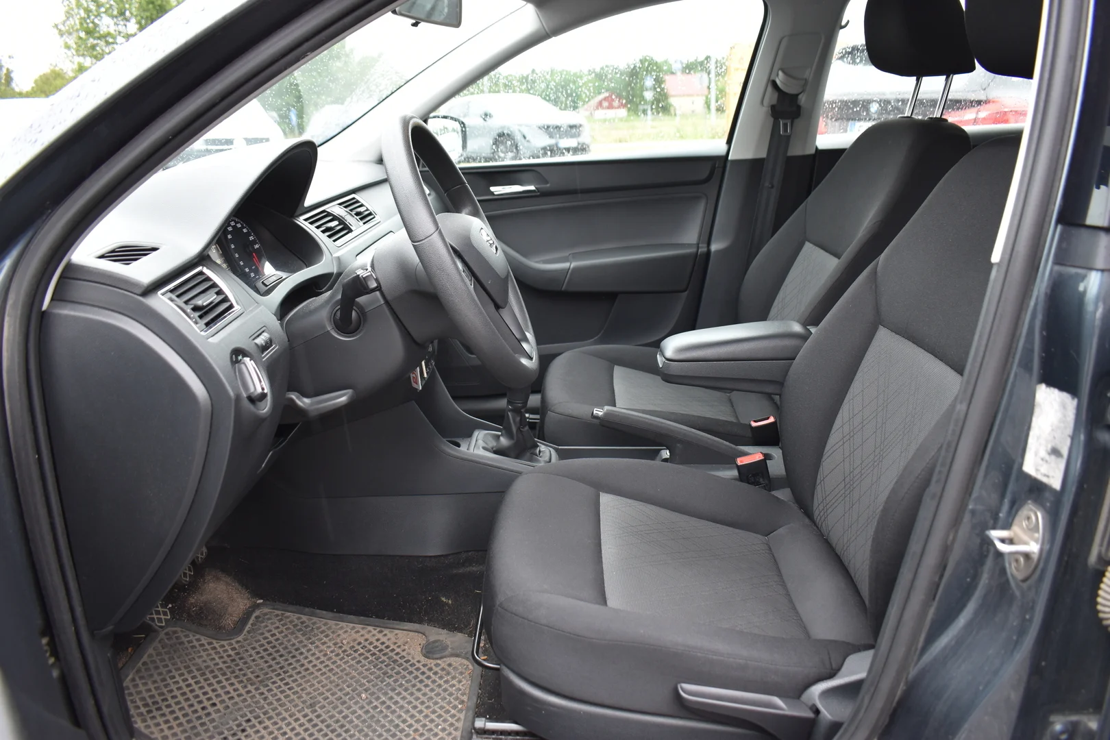 Car Image - 73PMbdYdaRKGNLFiQidRlo