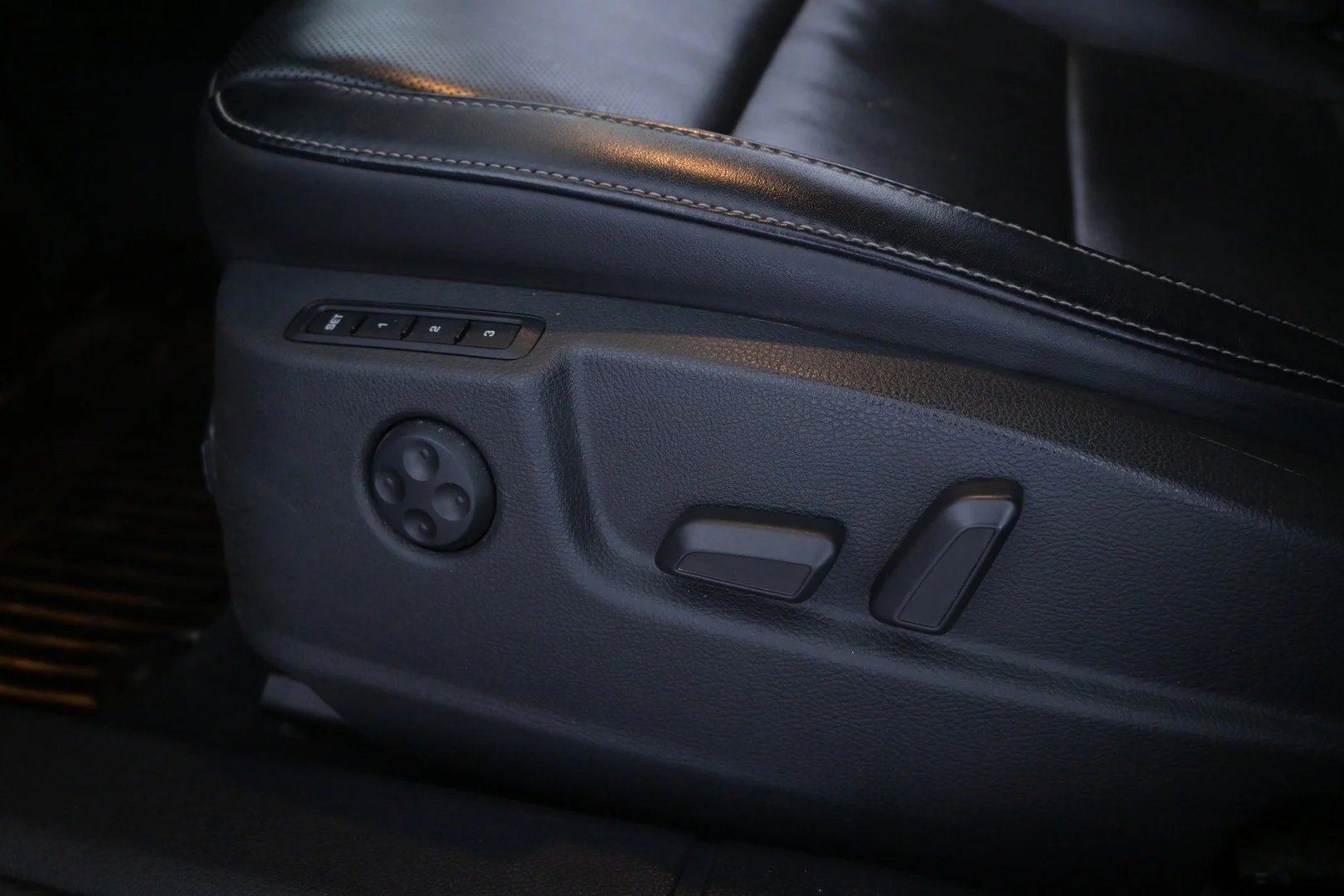 Car Image - 2l4oCtjPblXcC3G3tZ9J1y