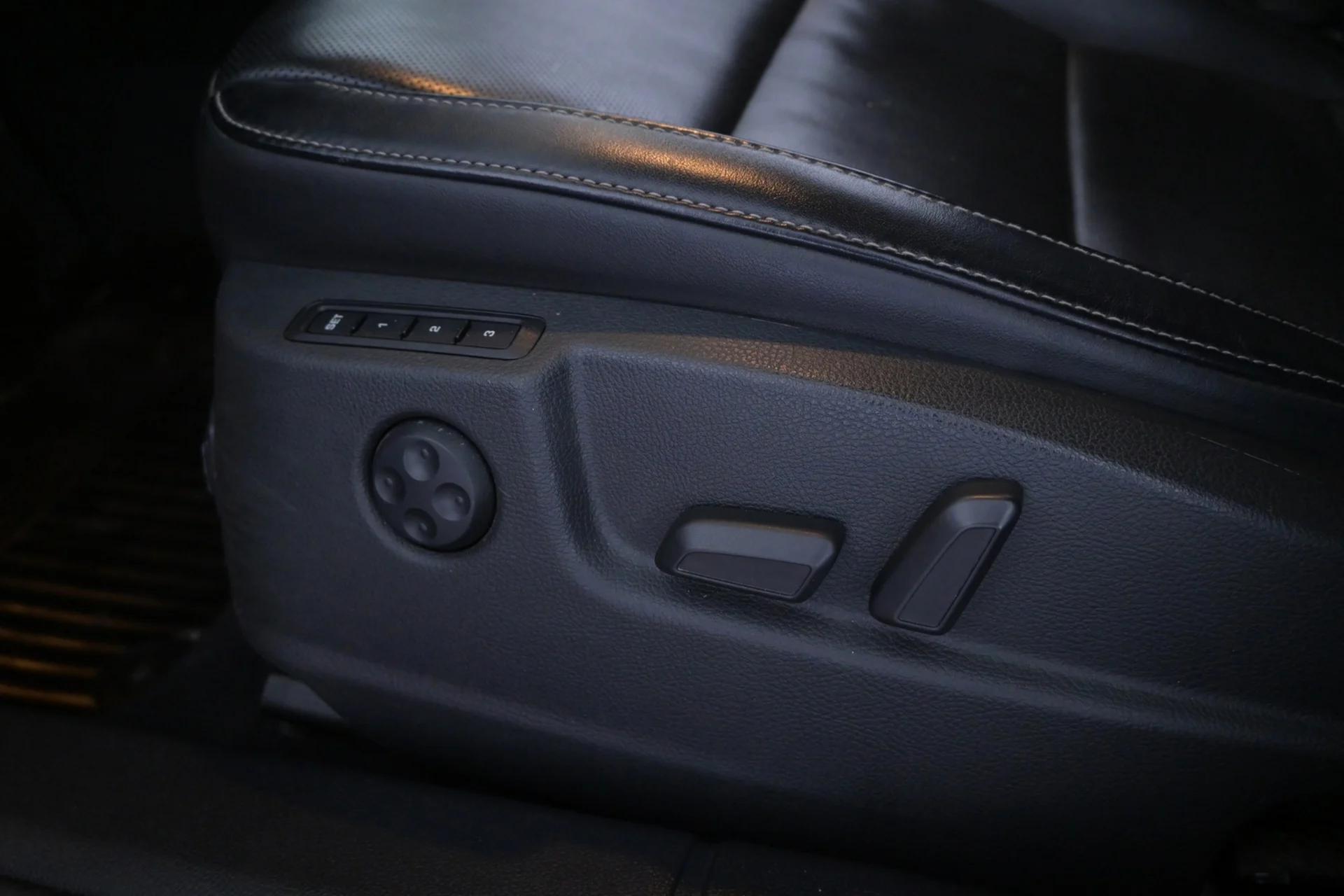 Car Image - 2l4oCtjPblXcC3G3tZ9J1y