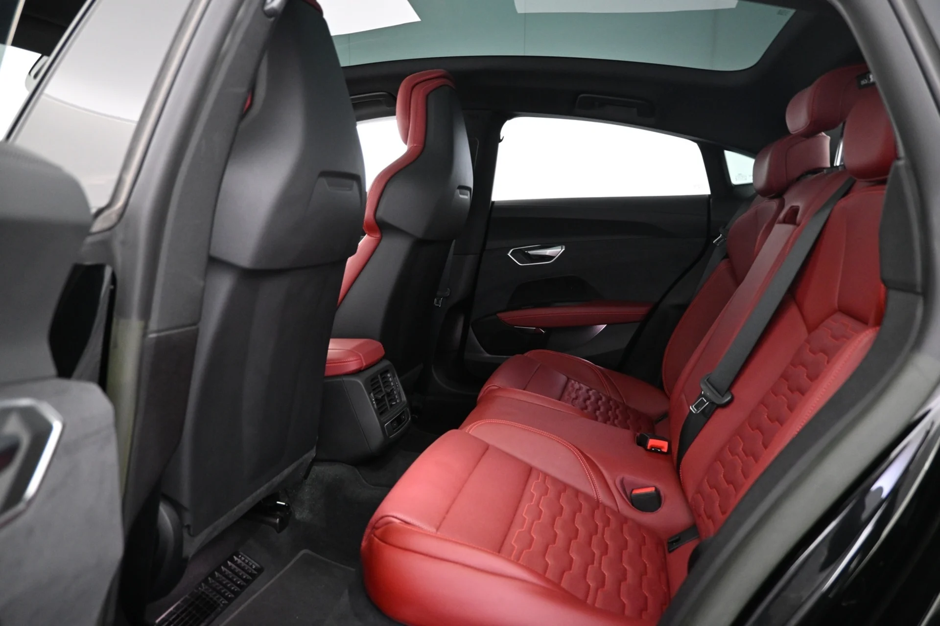 Car Image - 1mKIQIGJluzlQfnssAtJyT