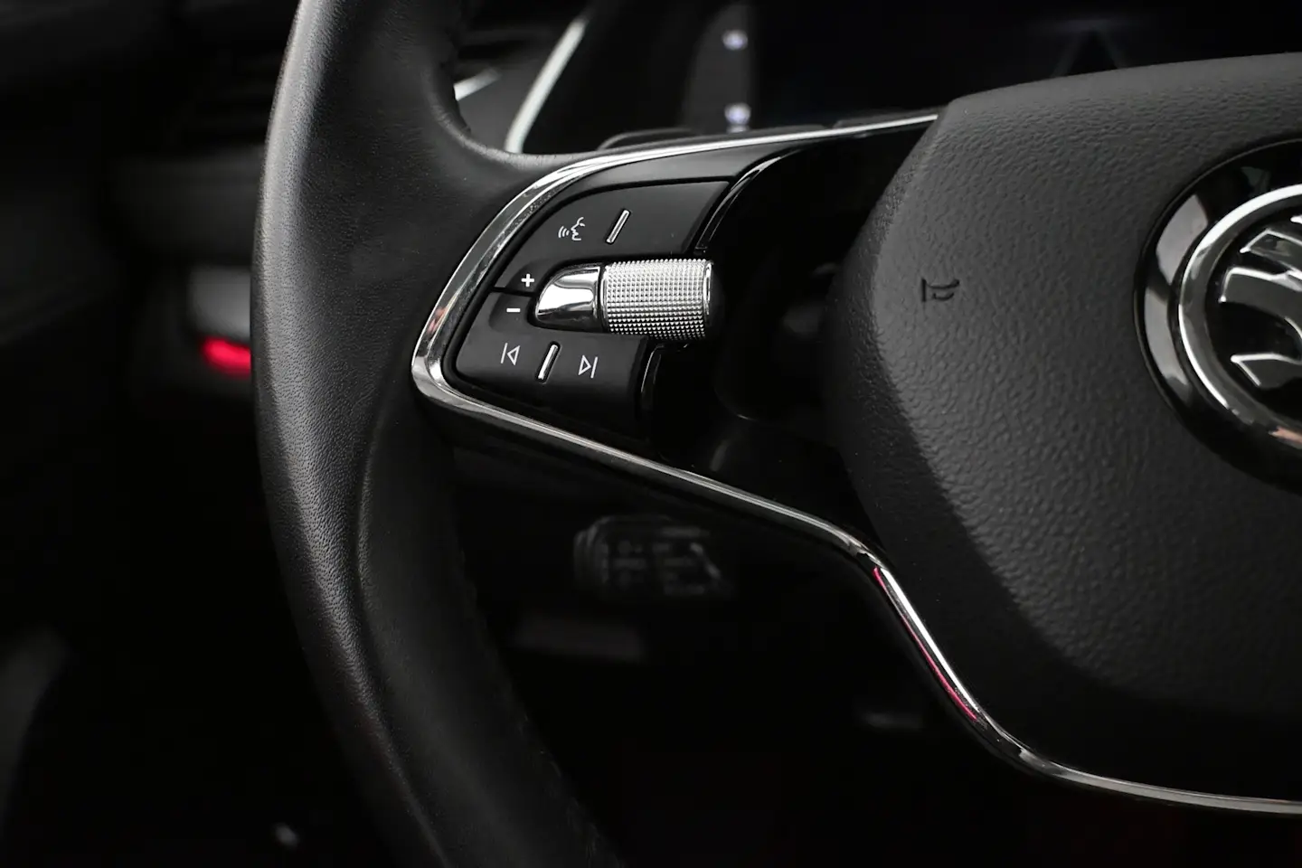 Car Image - 3quGSsFFB9dXdDe9BsKdcb